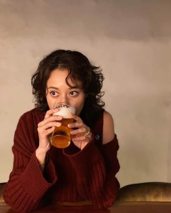 浦浜アリサのインスタグラム：「🍺🎶  一杯目はビールなのよね〜 (何杯目かで"戻る🍺"ってパターンもあり)」