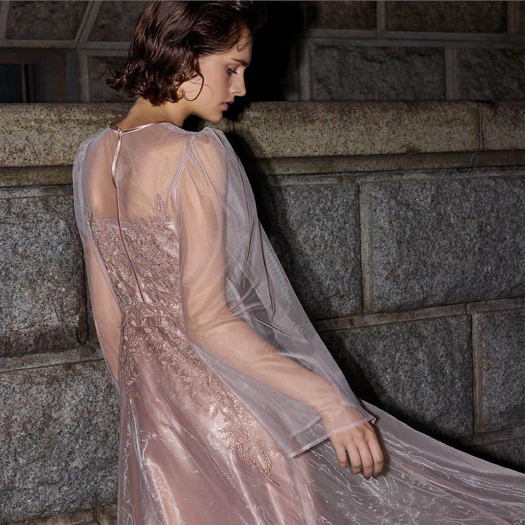 のインスタグラム：「【CATALOG】 ⁡ 2023 WINTER COLLECTION ⁡ dress ¥53,900 ◆発売中 ⁡ プロフィールのリンクより 最新のデジタルカタログをご覧頂けます。 ⁡ ⁡ #CELFORDAW23 #celford #セルフォード」