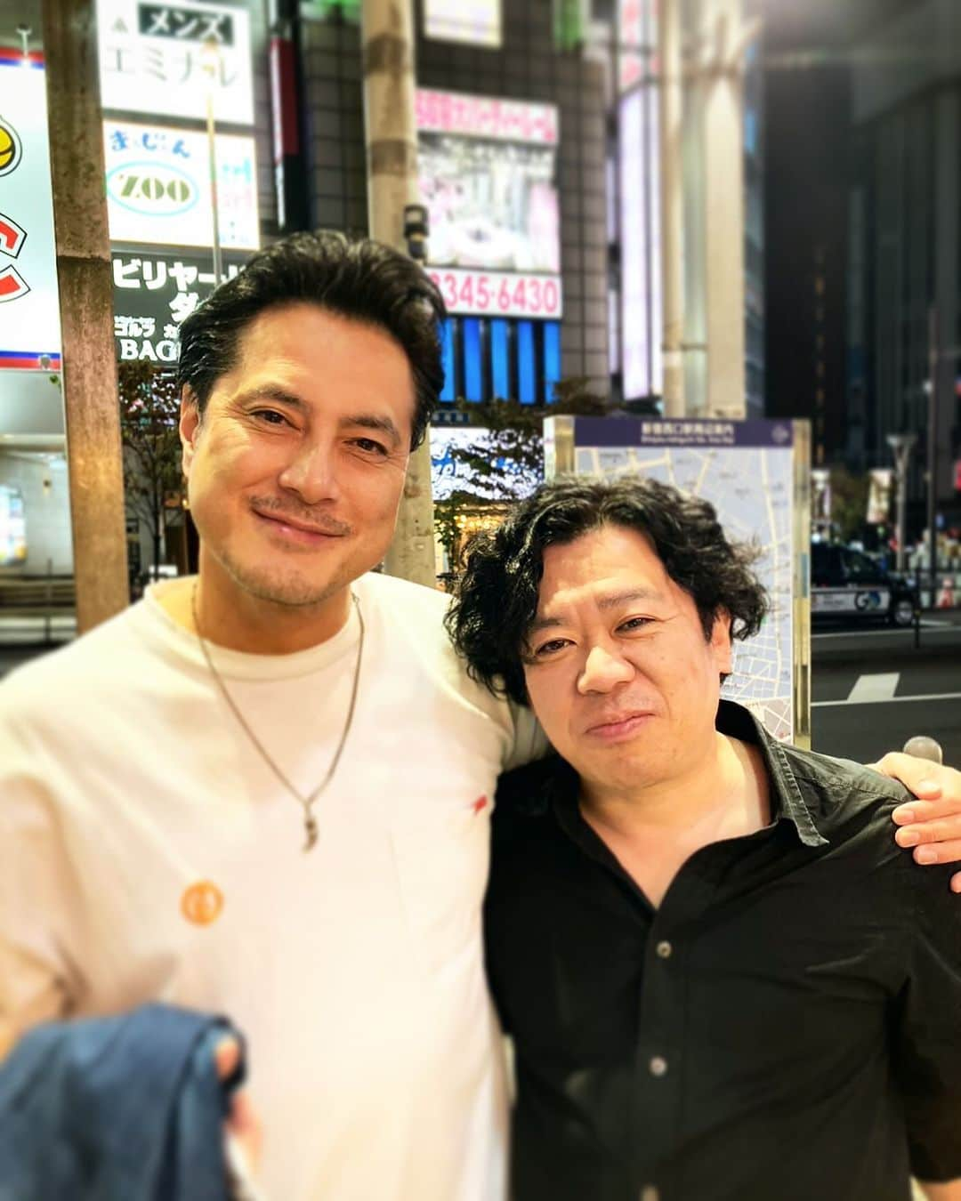 成松修さんのインスタグラム写真 - (成松修Instagram)「北海道の親友と東京で10年以上ぶりの再会 10代の頃いつもつるんでホント楽しかった。  今は立派な社長さんだって。 俺も頑張ろうと思いました💪  次は北海道で‼︎  #友達 #再会 #写真 #photo #tokyo」10月28日 17時22分 - ore_osamu