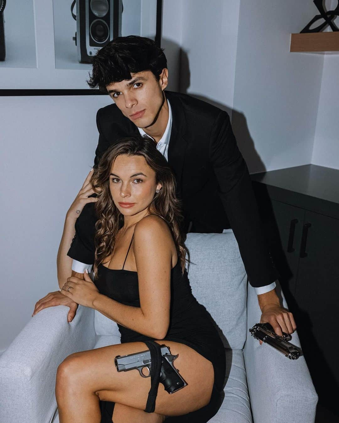 Brent Riveraさんのインスタグラム写真 - (Brent RiveraInstagram)「Mr and Mrs smith 🫣🔫」10月28日 17時33分 - brentrivera