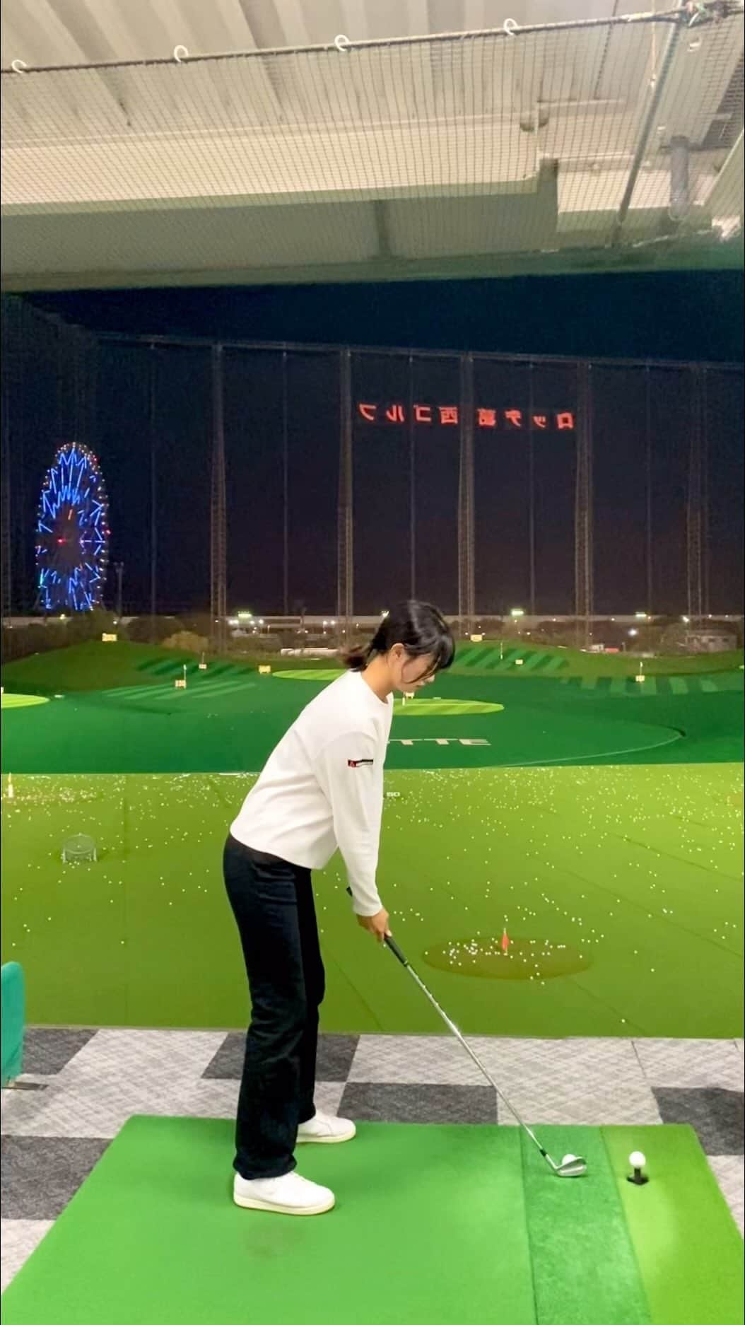 川崎志穂のインスタグラム：「1028 ・ ・ 7iron🎃 ・ ・ #golf #スイング動画 #ゴルフ女子 #ゴルフウェア #ゴルフ」