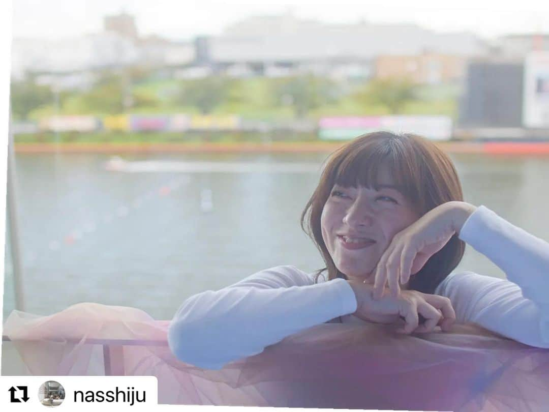 旭桃果のインスタグラム：「Photo by @nasshiju with こんな柔らかいお写真に仕上げてくださって本当にありがとうございます✨またぜひご一緒させてください！！  ・・・ ボートレース戸田 のイベントで流し撮りとポートレート 撮影 ⁡女優 #旭桃果 さんがゲスト被写体⁡ ⁡⁡ ⁡シャッター音事にポーズを変えて、ぴちっと決まるのは、プロなんだなぁと。⁡ ⁡とても小気味いい時間。⁡ ⁡可愛いだけじゃない芯のある強さが表情の豊かさに出るのかもしれません。⁡ ⁡⁡ ⁡ #競艇  #ボートレース  #ポートレート #portrait #撮影 #被写体 #写真 #ファインダー越しの私の世界 #一眼レフ #photography #カメラ女子  #camell  #写真  #戸田  #東京カメラ部 #lovers_nippon_portrait  #その瞬間に物語を #indy_photolife #jp_portrait部  #ファインダー越しの私の世界 #RECO_ig #関西写真部share」