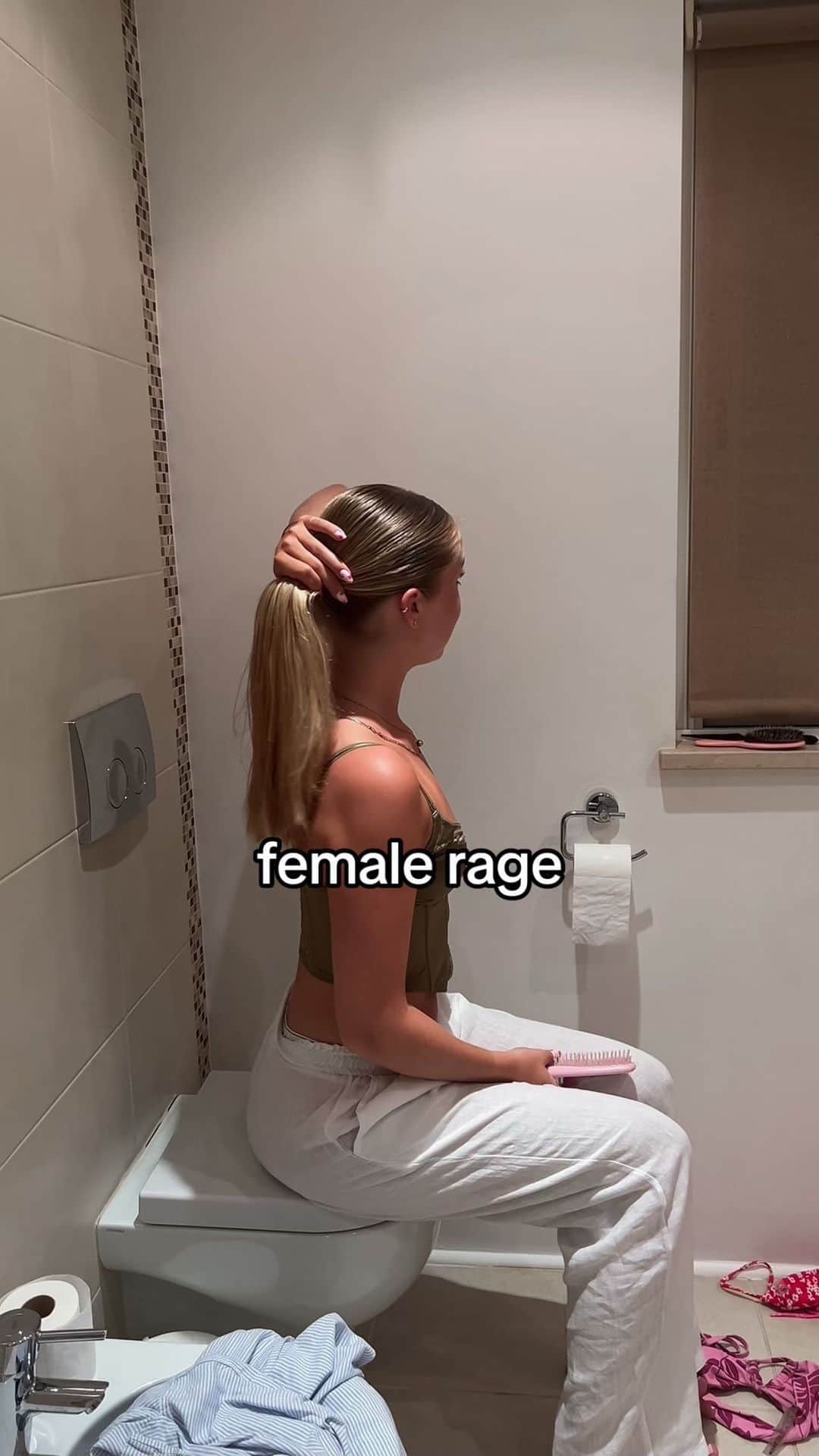OOTD Magazineのインスタグラム：「hair rage is another kinda rage ✨ Shop our photo or video presets via link in bio. ⁣ cc: @amber.hedges_x」