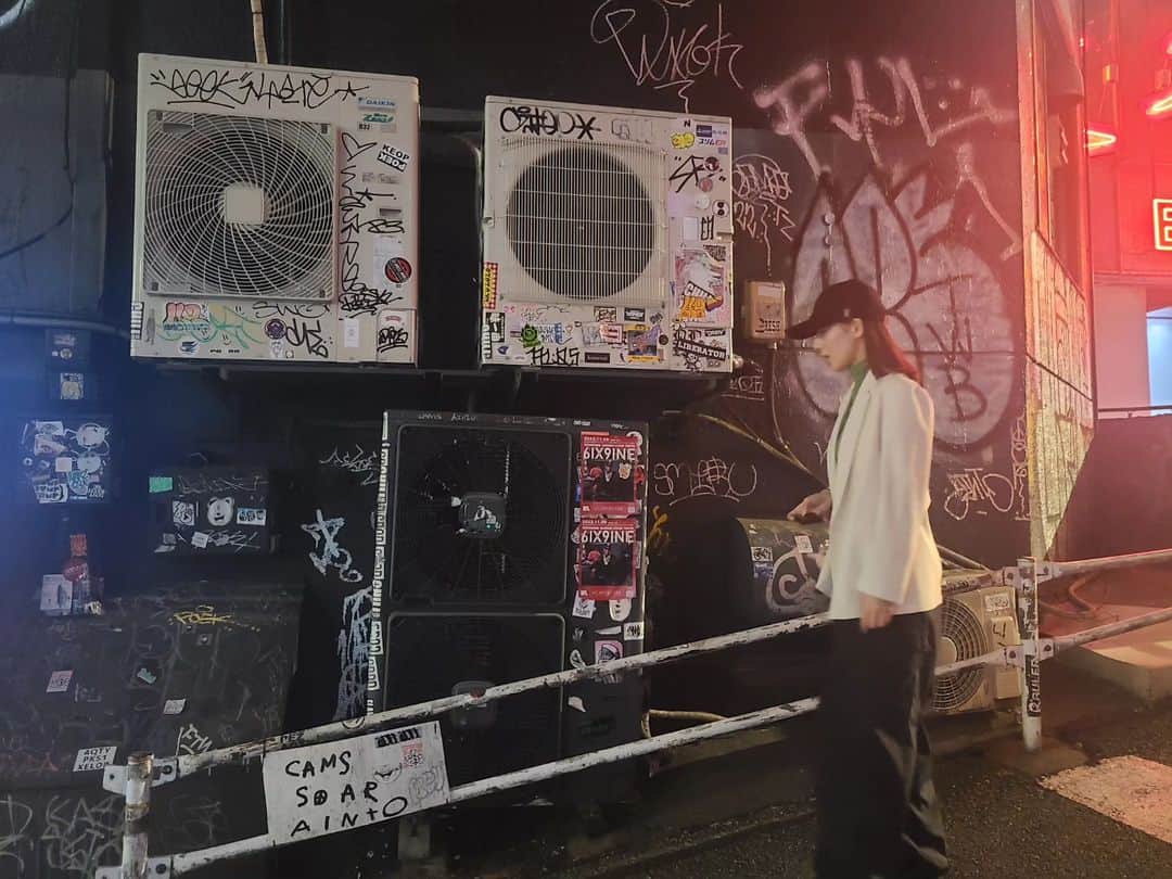 三澄さえさんのインスタグラム写真 - (三澄さえInstagram)「『呪術廻戦』聖地巡礼⑦  渋谷事変OPで伏黒が撮影してる室外機？  #呪術廻戦 #聖地巡礼」10月28日 17時59分 - sae17127
