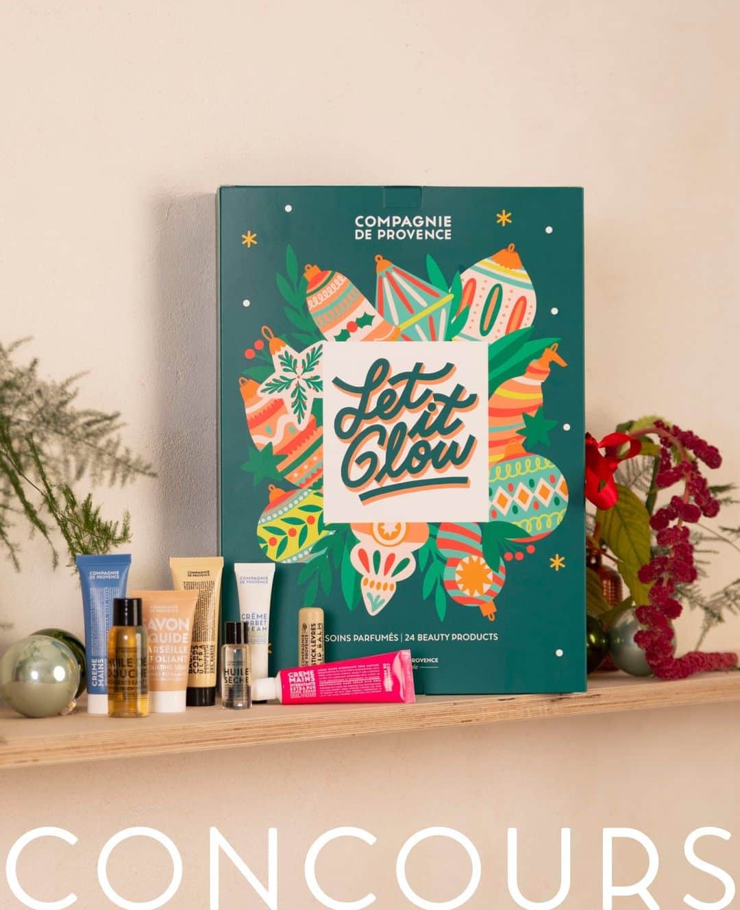 カンパニードプロバンスのインスタグラム：「✨️ JEU CONCOURS ✨️⁠ ⁠ Et si vous commenciez à compter les jours avec nous ?⁠ Nous offrons la chance à 3 d'entre vous de remporter notre Calendrier de l'Avent d'une valeur de 130€ et de découvrir tous les essentiels de La Compagnie de Provence pour le visage et le corps !⁠ ⁠ Pour participer :⁠ - Liker la publication⁠ - Être abonné à @compagniedeprovence⁠ - Identifier deux ami(e)s qui adoreraient recevoir notre Calendrier de l'Avent⁠ ⁠ Tirage au sort le lundi 6 novembre, bonne chance à tous !⁠ ⁠ #compagniedeprovence #jeuconcours #giveaway」