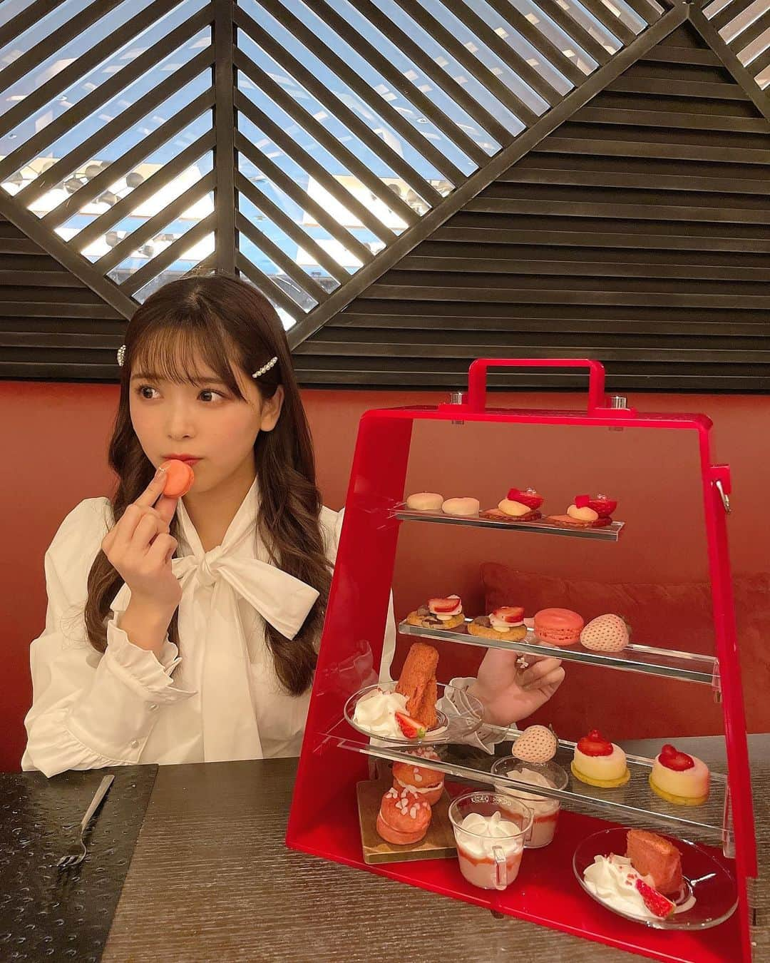 安田桃寧さんのインスタグラム写真 - (安田桃寧Instagram)「ヌン活🫖🍓ꕀ️꙳  #frenchgirly #girly #フレンチガーリー #pink #ピンク加工 #girlyfashion #girl #ガーリー #アフタヌーンティー #アフタヌーンティー部 #アフタヌーンティー大阪 #osaka」10月28日 18時07分 - peachpeach_o6o8