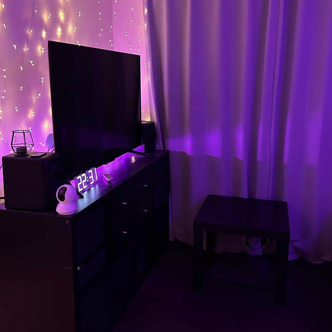 菊川リサのインスタグラム：「Going to be moving closer to central Tokyo next month! Can't wait to decorate our new place🖤💜」
