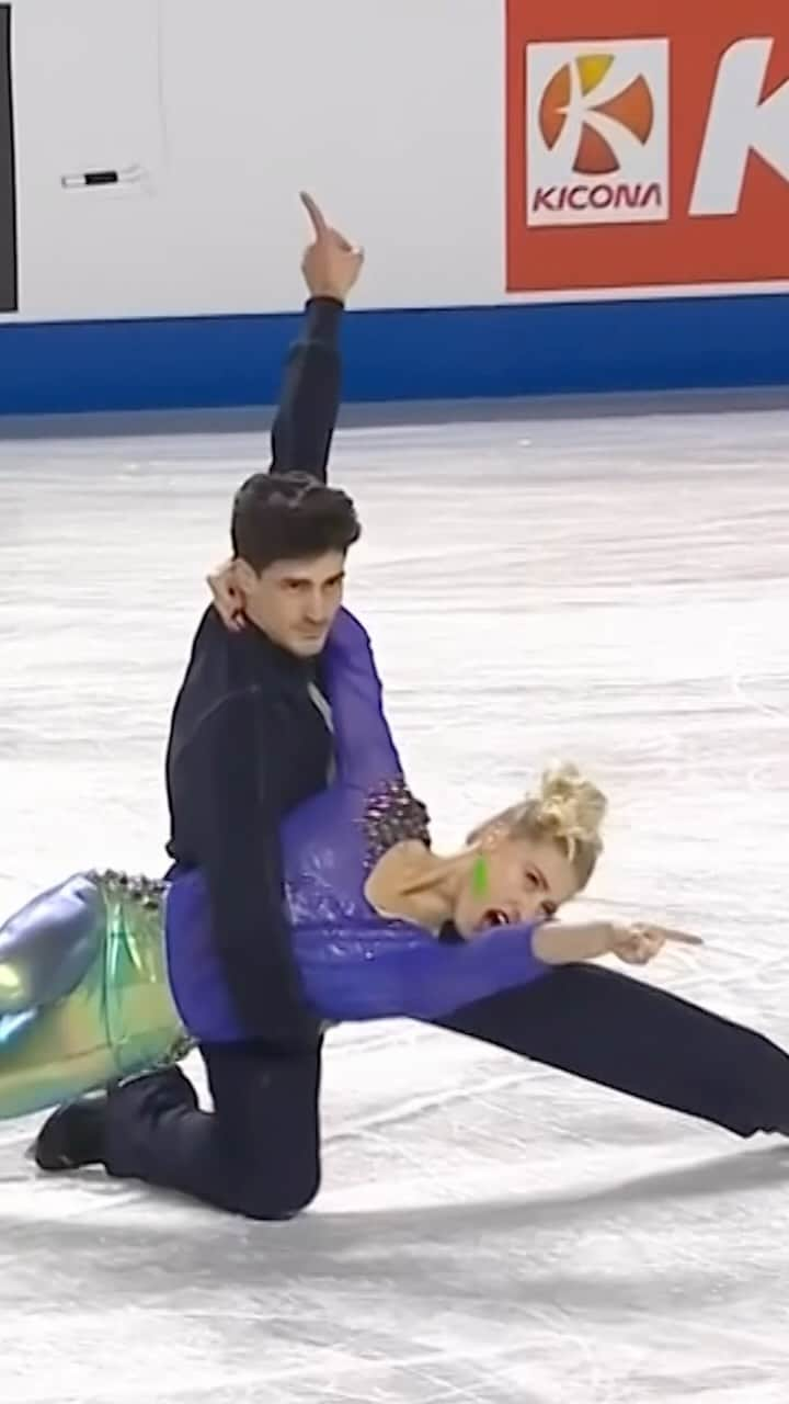 パイパー・ギレスのインスタグラム：「On their way to their fourth #SkateCanada International Title 🔥🤩⛸   Piper Gilles & Paul Poirier skated full out in front of the home crowd and lead after the Rhythm Dance! 🇨🇦⛸   #GPFigure #FigureSkating」