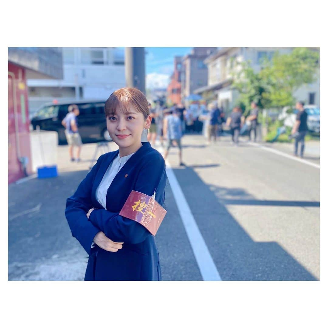 森夏美さんのインスタグラム写真 - (森夏美Instagram)「. 今夜⭐️ドラマ「ギフテッド season2」 第3話に、森、登場します！  役どころは、まさかの、警察官っっ👮🚓！！ 同じ捜査一課の泉里香さんと、 撮影ご一緒しました✨  カメラが止まっている時は、皆さん和気あいあいですが、 カメラが回った瞬間、キリッと別人のように…😳 とっても貴重な体験をさせていただきました🙏✨  今夜10月28日(土)夜10時〜 WOWOWで放送です💫  #WOWOW #東海テレビ #共同制作 #ギフテッド #泉里香 さん #森夏美」10月28日 9時21分 - mori_natsumi0722