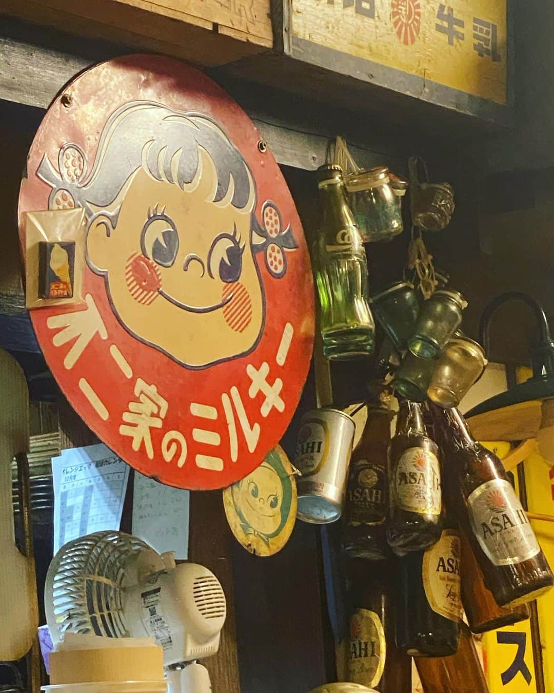 うさゆいさんのインスタグラム写真 - (うさゆいInstagram)「この前行った居酒屋さんが昭和レトロで可愛くてすごく美味しかった🤤」10月28日 9時29分 - kkyuu_618