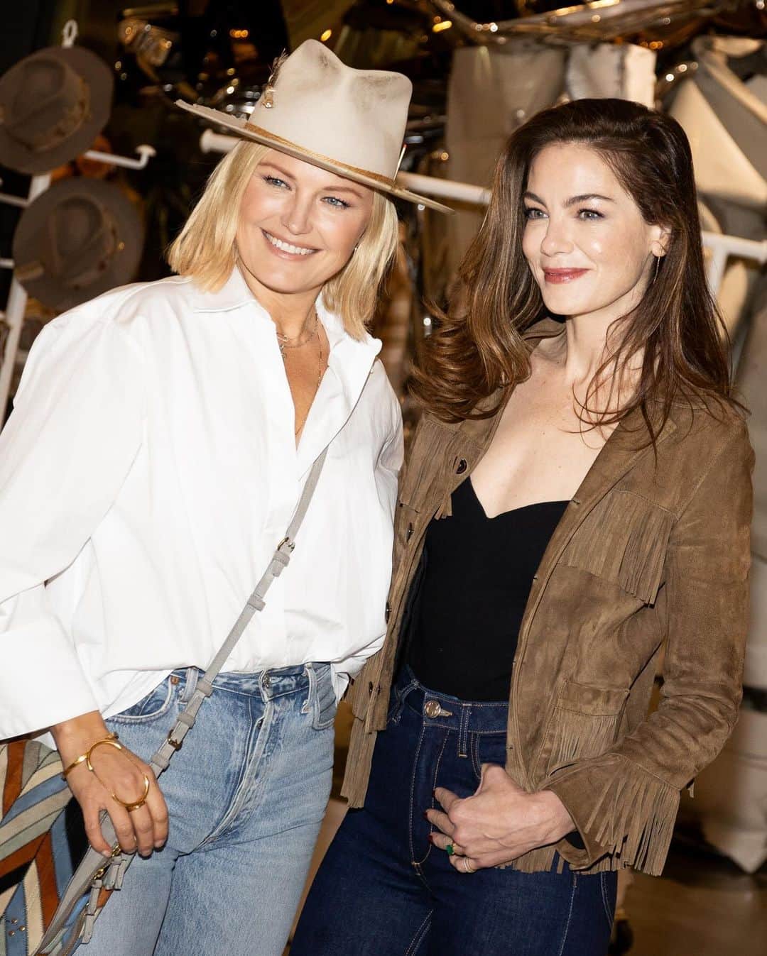 Just Jaredさんのインスタグラム写真 - (Just JaredInstagram)「Olivia Wilde supported a launch from her “Babylon” co-star Brad Pitt’s cashmere line God’s True Cashmere this week. The brand launched a collab with Nick Fouquet and the event was also attended by Michelle Monaghan, Malin Akerman, Colton Underwood and husband Jordan C. Brown, and more. See lots more pics on JustJared.com! #OliviaWilde #GodsTrueCashmere Photos: BFA」10月28日 9時34分 - justjared