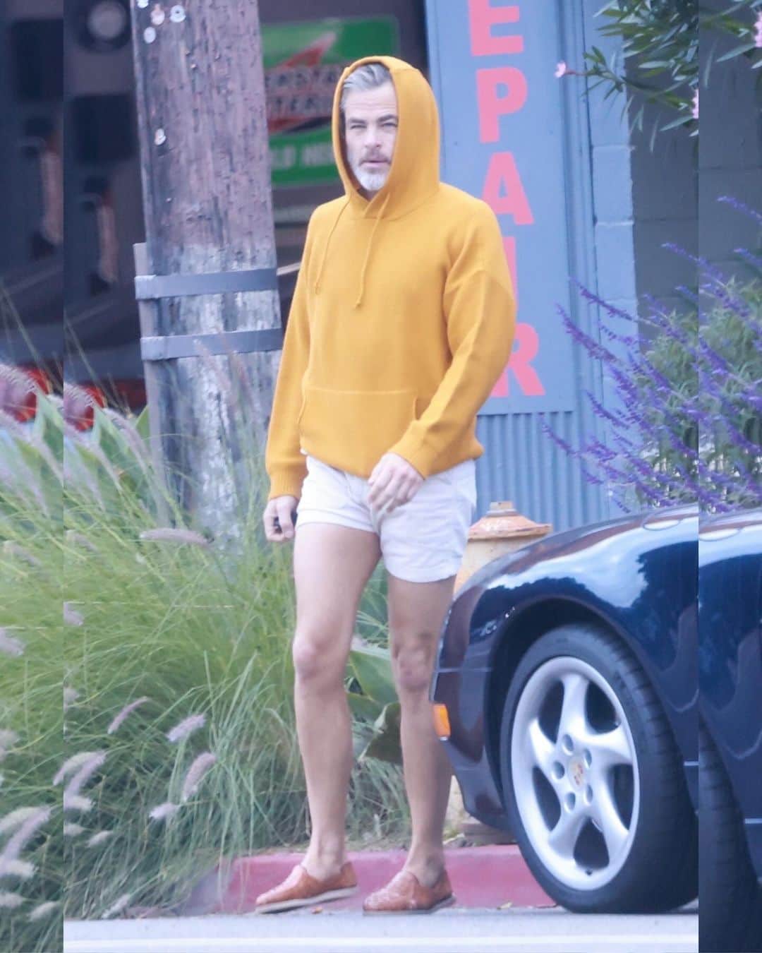 Just Jaredさんのインスタグラム写真 - (Just JaredInstagram)「Chris Pine wore a pair of short shorts while leaving his Friday morning workout class in Los Feliz. More photos on JustJared.com. #ChrisPine Photos: Backgrid」10月28日 9時40分 - justjared