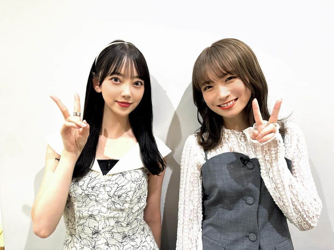 堀未央奈さんのインスタグラム写真 - (堀未央奈Instagram)「🌼  MBS「痛快！明石家電視台」に 真夏さんと出演します🤍  今日10/28(土)15:30〜放送 関西以外の方はTVerでぜひご覧ください！  2人でバラエティなんて懐かしすぎて、安心感凄かった！ また一緒に色々出れたら嬉しいな〜  🫶🏻🫶🏻🫶🏻」10月28日 9時50分 - horimiona_official