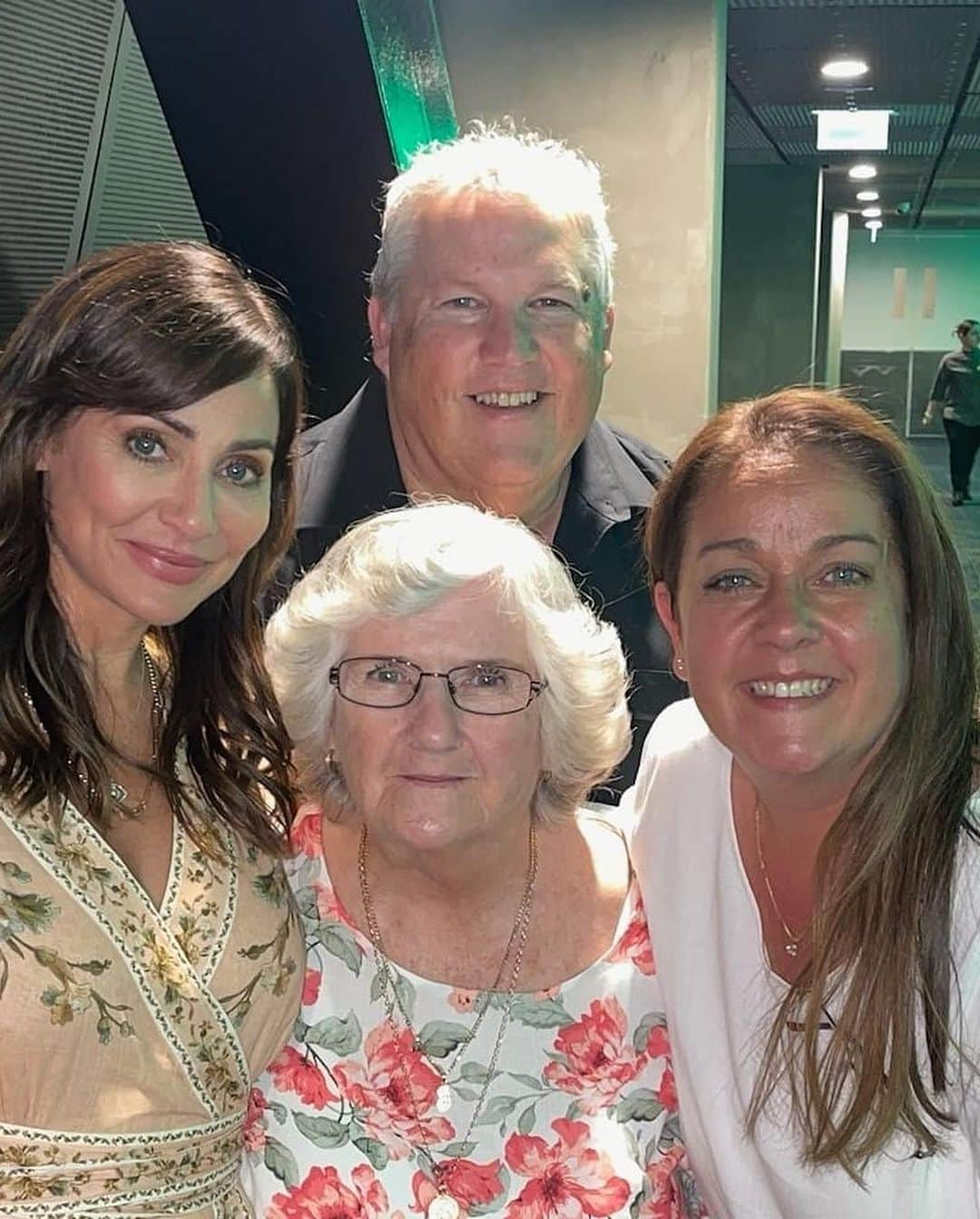 ナタリー・インブルーリアさんのインスタグラム写真 - (ナタリー・インブルーリアInstagram)「What a great first night on Wednesday in Perth kicking off @thecorrsofficial Australian Tour at the @racarena with @germeinsisters and @tonichilds It’s so great to be home 🥰 Big up to my band and crew and I can’t wait to get on stage tonight at @sandstonepoint Bribie Island ☀️  Thanks @becbol172 for the best seats in the house to watch The Corrs!  Love to you and the family 💜  Styling: @fredericalovellpank 🦋 Dress: @leolin_official @sal_morgan」10月28日 9時55分 - natalie_imbruglia