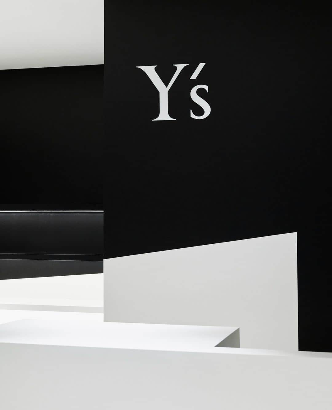 ヨウジヤマモトのインスタグラム：「@ys_theofficial: Composition of the Y's Black. New Y's Isetan Shinjuku store. Reopening today on 28 October 2023. ⁠ ⁠ #Ys⁠ #IsetanShinjuku⁠ #伊勢丹新宿店⁠ ⁠ Y's 伊勢丹新宿店がリニューアルオープン。Y'sブラックがコンポジションされた新たなストアで皆様をお迎えします。⁠ ⁠ Y's 伊勢丹新宿店⁠ 本館3階 インターナショナルクリエーターズ⁠ 東京都新宿区新宿3-14-1 / 03 3350 8079」
