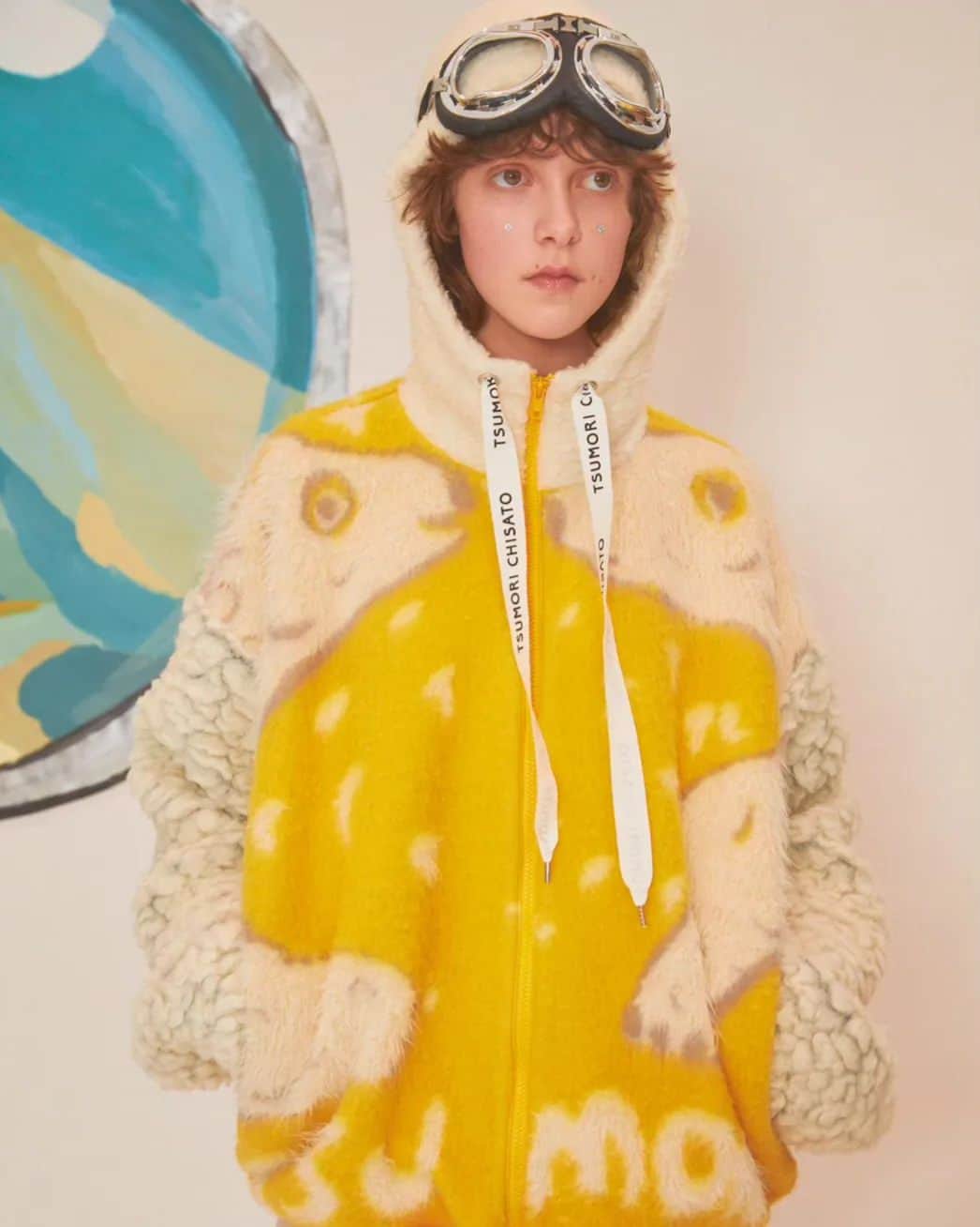 TSUMORI CHISATO Officialのインスタグラム：「【11月オープンサロンのお知らせ】  みなさん、こんにちは! やっとニットが活躍する季節になってきましたね♪  11月は毎週、金曜日〜日曜日にオープンサロンを開催いたします。 ※10日 (金)は11時〜16時のオープンとなります。 ※25日 (土)は11時〜15時のオープンとなります。  今シーズンの秋冬アイテム、クレプリの新作も揃いますので、ぜひご来店お待ちしております!  OPEN   11:00 CLOSE 18:00  【住所】 東京都渋谷区神宮前5−12-7 TC HOUSE OMOTESANDO  最寄駅：「表参道」A1出口から徒歩7分 　　　 「明治神宮前」4番出口から徒歩5分  #tsumorichisato #tchouse  #opensalon」