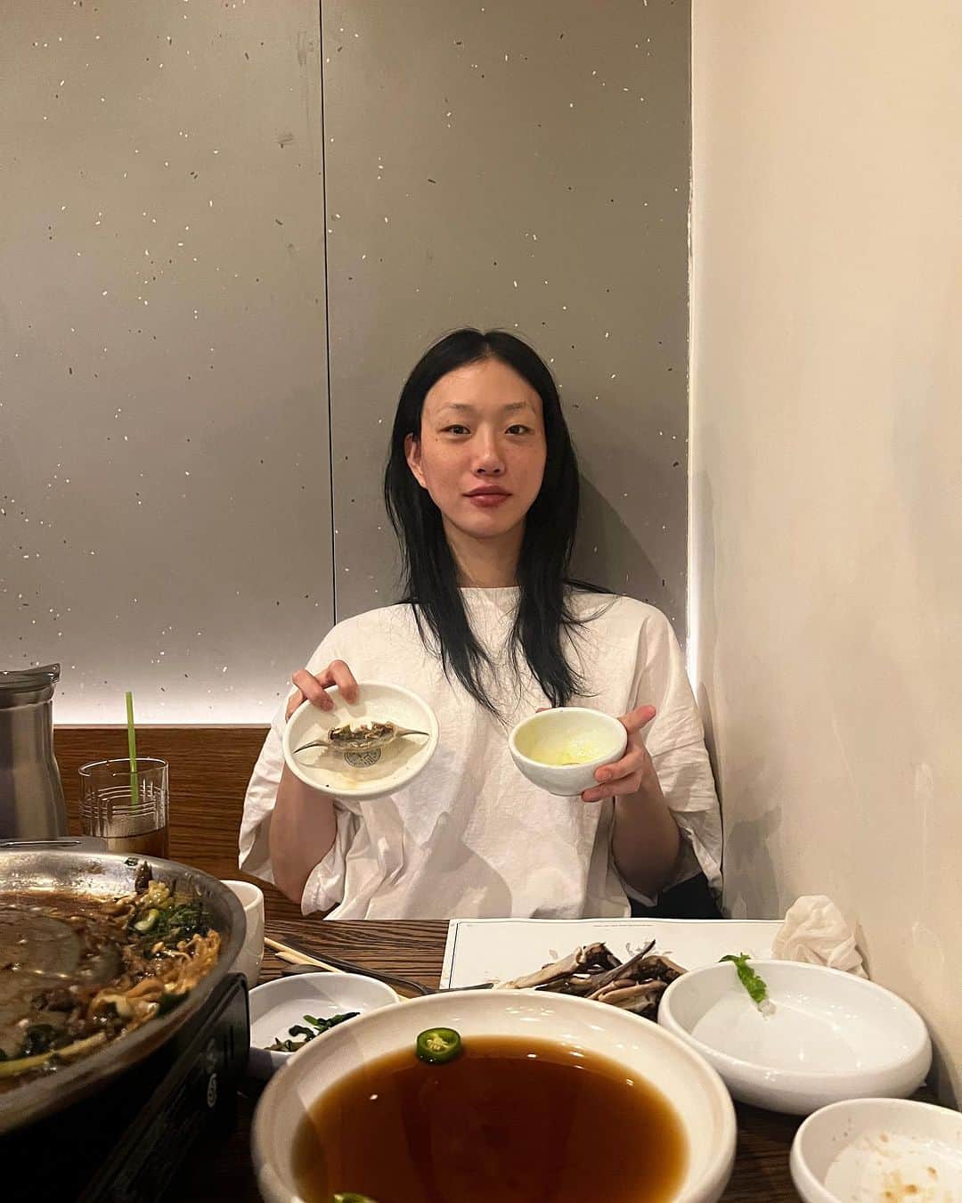 ソラ・チョイさんのインスタグラム写真 - (ソラ・チョイInstagram)「저기 혹시 나 앞에 있는거 잊은거 아니지? @samwoojung1963 #코맛소」10月28日 10時14分 - sola5532