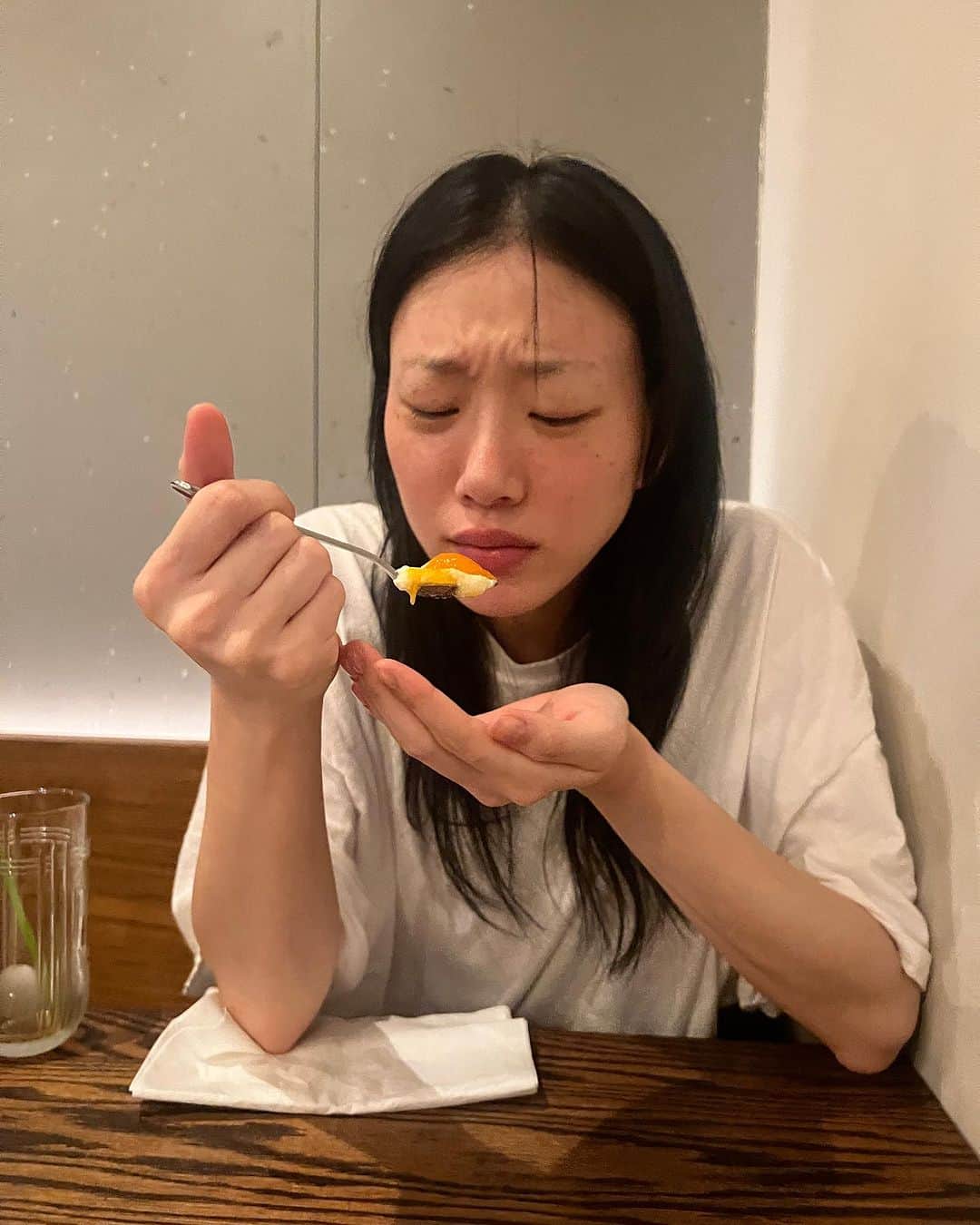 ソラ・チョイさんのインスタグラム写真 - (ソラ・チョイInstagram)「저기 혹시 나 앞에 있는거 잊은거 아니지? @samwoojung1963 #코맛소」10月28日 10時14分 - sola5532