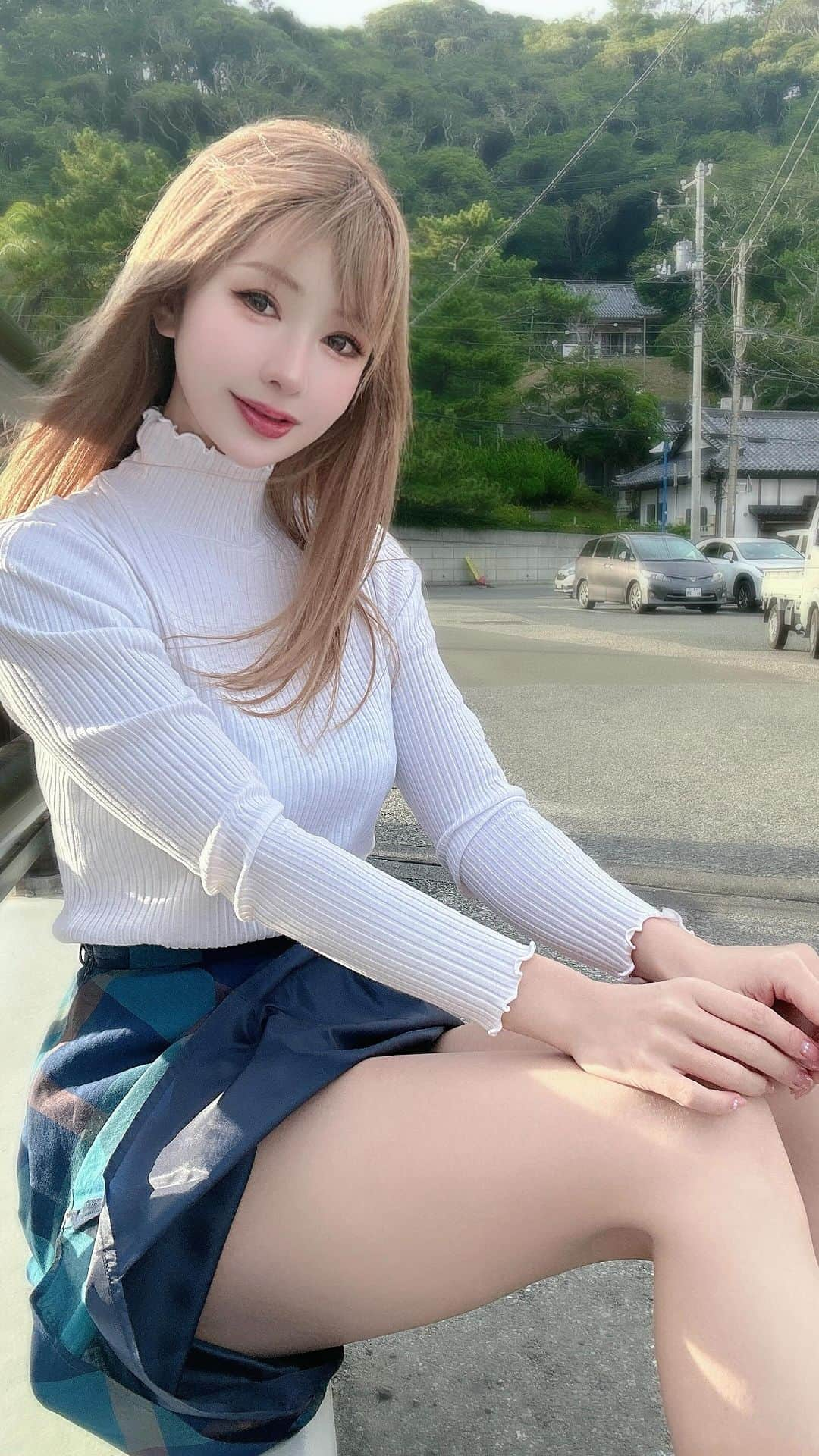 滝沢いおりのインスタグラム：「みなとまち🥰 #漁港 #温泉デート」