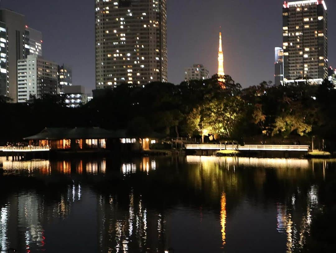 km観光タクシーさんのインスタグラム写真 - (km観光タクシーInstagram)「Hamarikyu Gardens  #tokyotour #tokyolife #tokyonow #tokyotrip #tokyotravel #tokyojapan #tokyotokyo #tokyosightseeing #tokyotourism #tokyophotography #tokyosnap #tokyocity #visittokyo #mytokyois #kmタクシー #東京観光  #観光タクシー」10月28日 10時29分 - tokyodrive.jp