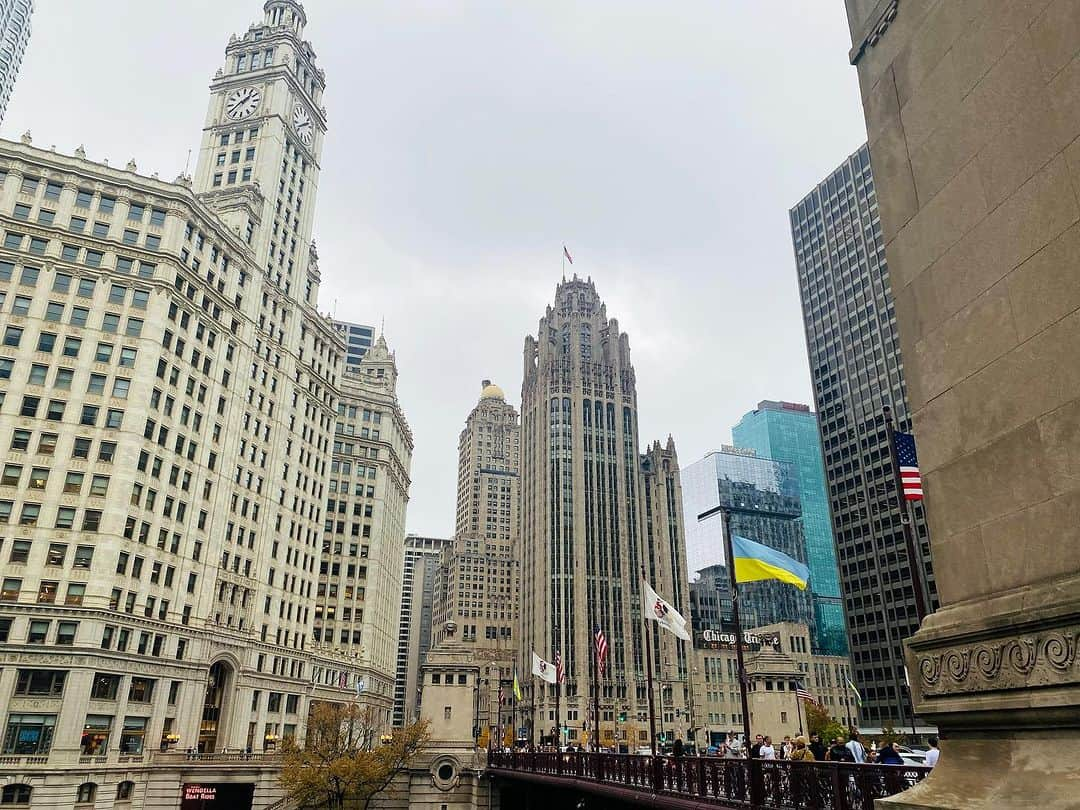 ユナ・デュフネさんのインスタグラム写真 - (ユナ・デュフネInstagram)「🇺🇸Gotham City  . . . #Chicago #Downtown #Batman #Landscape #building #design #architecture #skyline #business #travelphotography #Autumn #dark」10月28日 11時11分 - youna_d