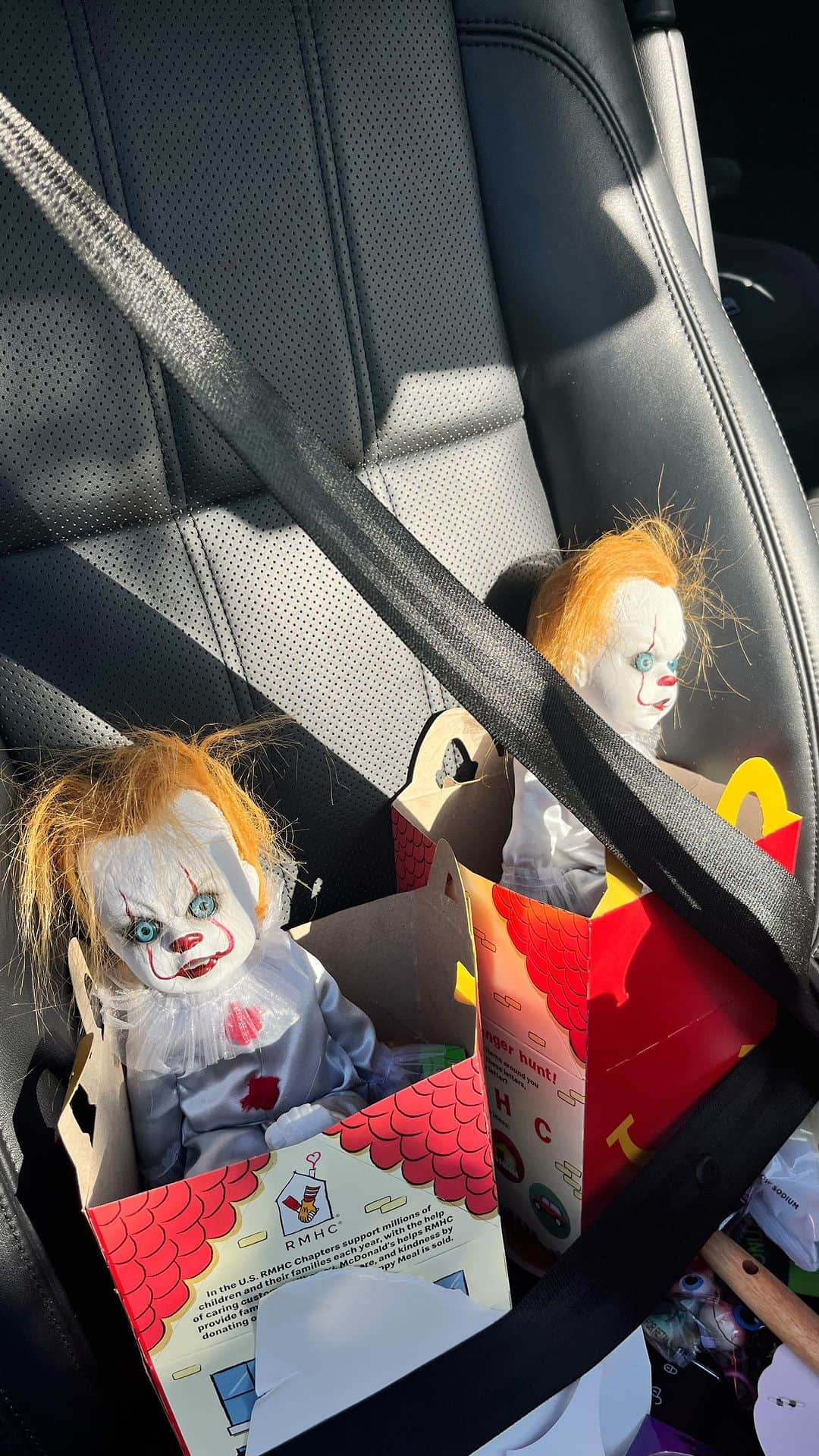 ホリー・マディソンのインスタグラム：「A new tradition #killerclowns #halloweentraditions #halloweenhappymeals」