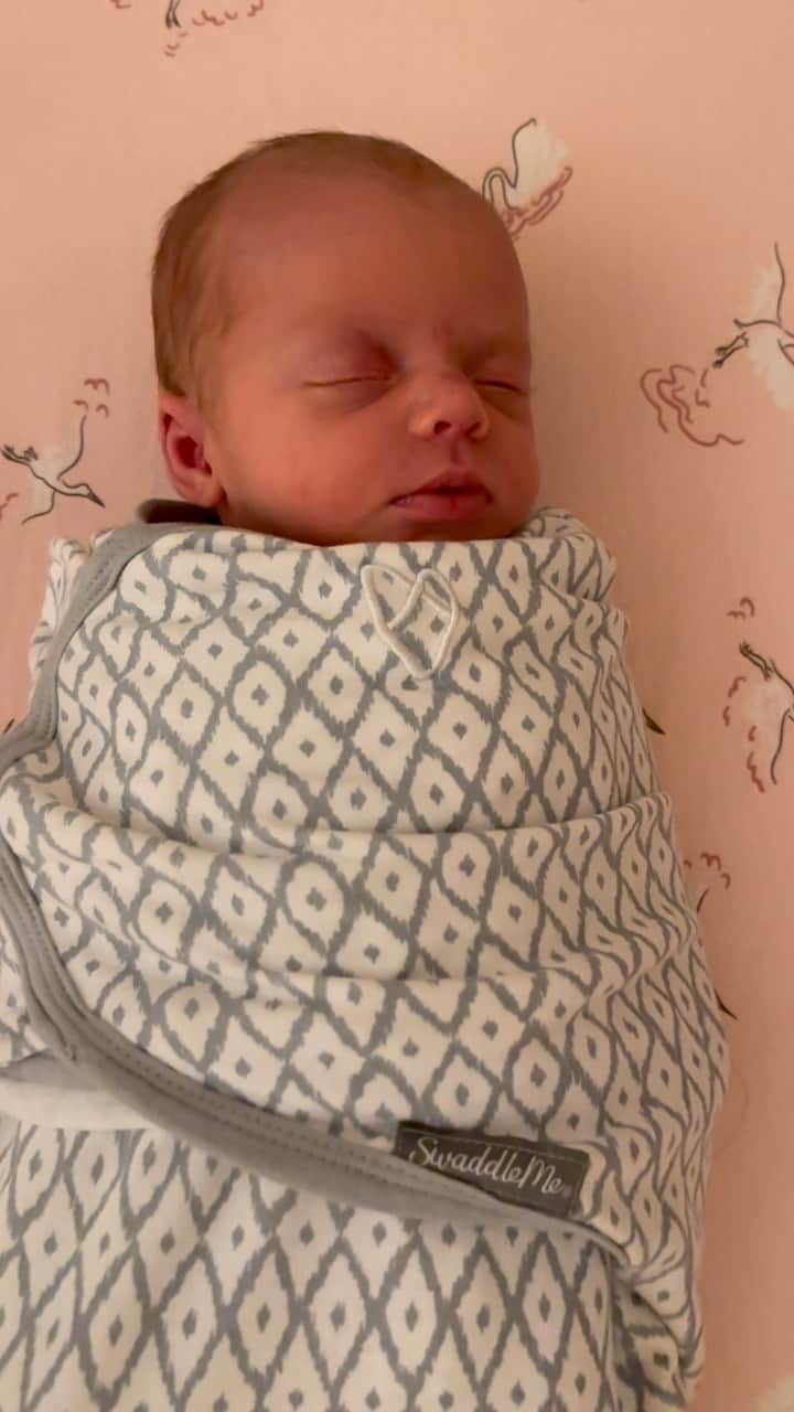 ジェイソン・ケネディのインスタグラム：「Sleep tight my little Poppy Ford 💕」