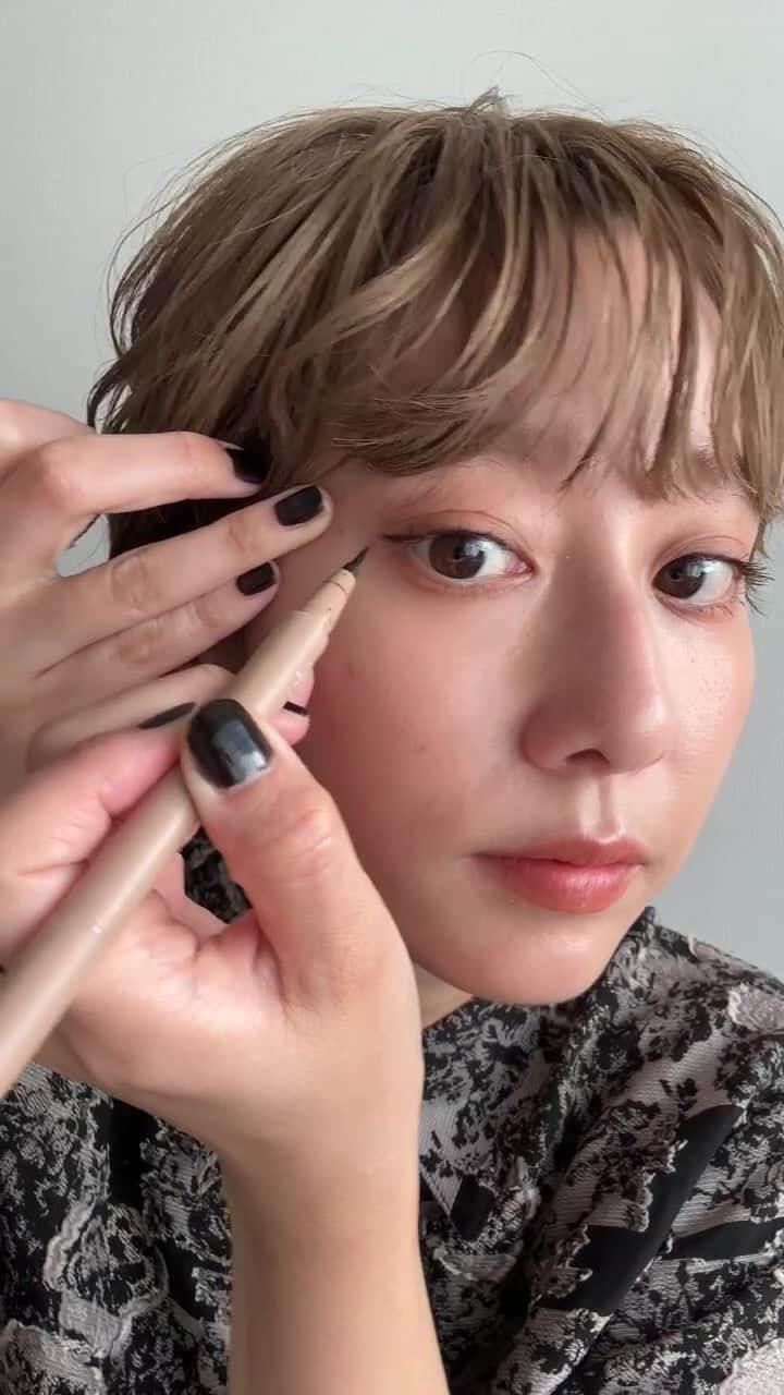 石田一帆のインスタグラム：「2023.10.28 髪も巻いてました！」
