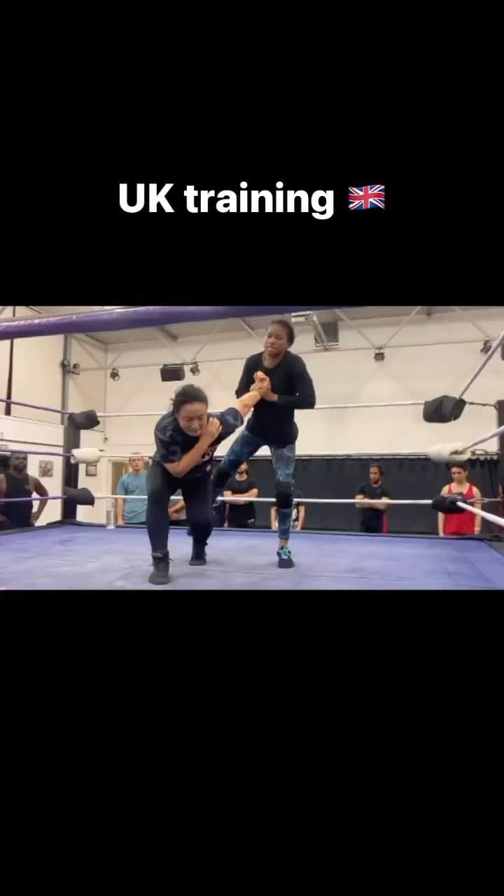 里村明衣子のインスタグラム：「Thank you @sidscala @hustlewresgym 🇬🇧」