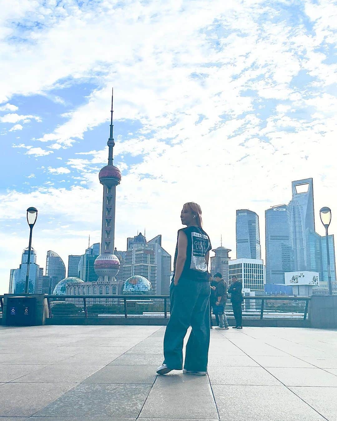 蜷川実花さんのインスタグラム写真 - (蜷川実花Instagram)「上海お散歩。弾丸すぎてほぼどこも見れなかったので朝早く起きてズンズン歩きました。 あー気持ちよかった。 上海はなんか元気になる街だなぁ。」10月28日 11時32分 - ninagawamika