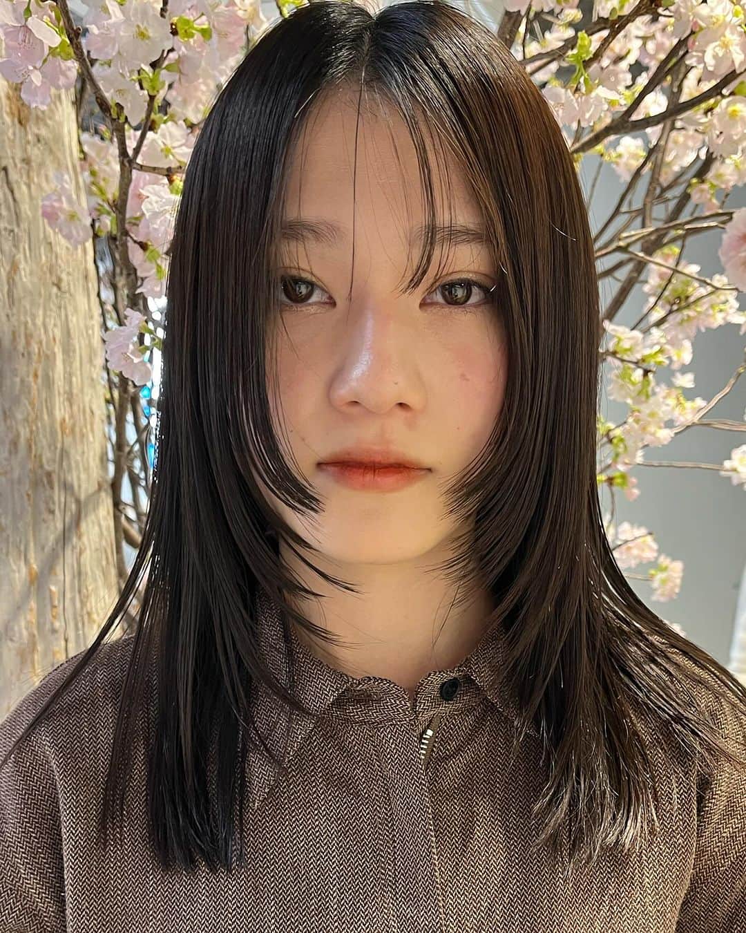 高橋忍のインスタグラム：「B layer ✂︎ 　 チョロりん前髪。」