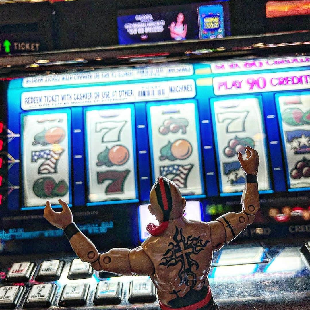 ランス・アーチャーのインスタグラム：「#minihawk in #lasvegas」