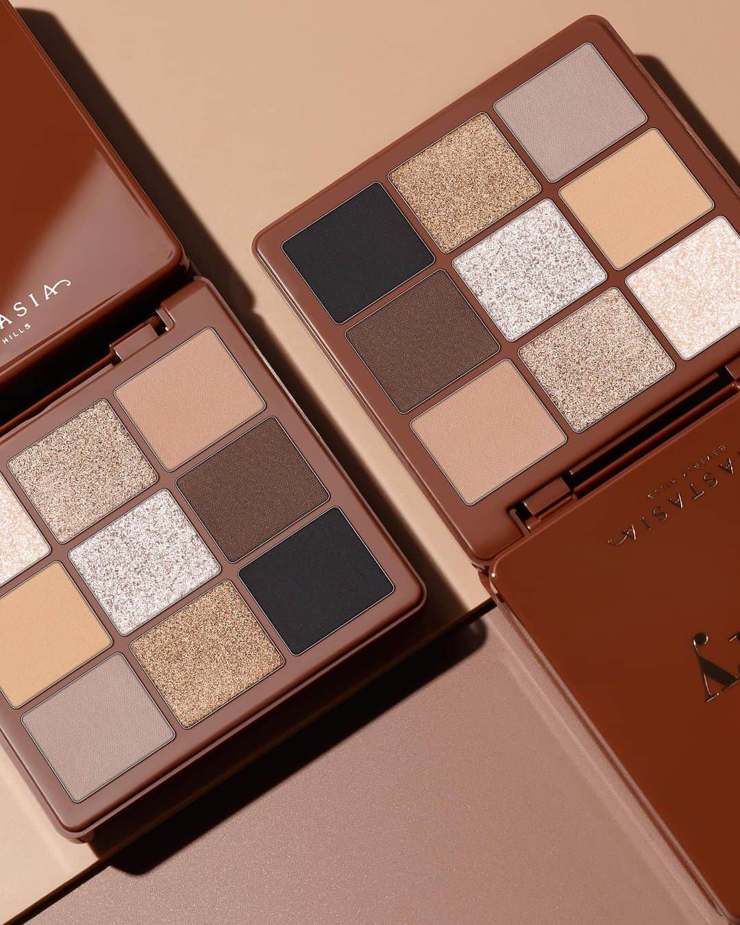 Anastasia Beverly Hillsのインスタグラム：「A moment for Sultry Mini Eyeshadow Palette 🔥  Add this cutie to your collection with the link in bio! ❤️‍🔥  #AnastasiaBeverlyHills」