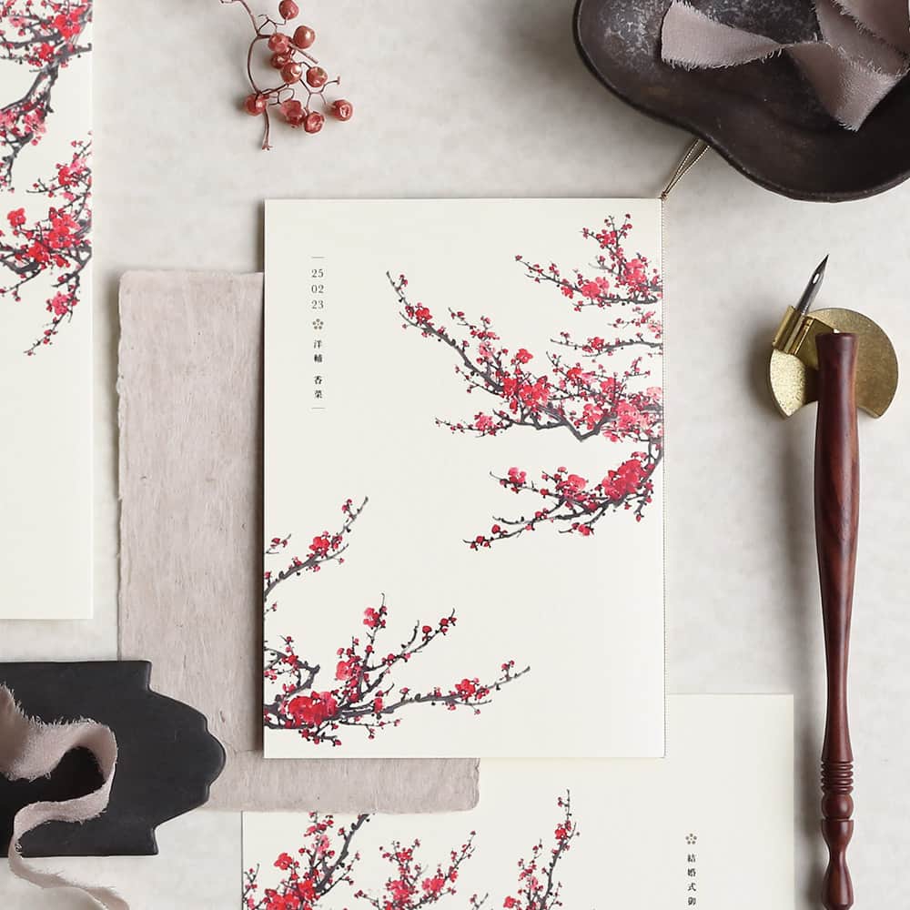 Happy Leafのインスタグラム：「〖 HAPPY LEAF の 招待状 〗 スマホで簡単に制作可能🌿 HYACCA引き出物とセット注文で【50％キャッシュバック】✨ ⠀ ❏ komachi（こまち） ￣￣￣￣￣￣￣￣￣￣ おめでたいものとして古くから日本で愛されてきた梅の花。 「優美」という花言葉を持つ紅梅がふたりのハレの日を艶やかに彩ります。 洗練されたモダンさが魅力のデザインは純和婚にも、カジュアルな和装にも。  ･････････････････････････････････ ⠀ 招待状（封筒・返信はがき・シール・宛名印刷込み） 348円（税込） ⠀ ･････････････････････････････････ ⠀ ▶商品の詳細は画像をタップ！  ▶ご注文・お問い合わせは @happyleaf_wedding のURLより  ▶リアルな実例&口コミは #ハッピーリーフ で検索  ・・・・・・・・・・⠀  《 HAPPY LEAFのオススメPOINT🌿 》⠀ ☑︎引き出物とセット注文で【50％キャッシュバック】 ☑︎手にとって驚くこだわりの上質な紙と素材✨⠀ ☑︎文例やテンプレートがあるからマナーも安心！ ☑︎住所集めサービスを使えば準備もラクラク♪ ☑︎4デザインまで選べる！無料サンプル請求受付中 ⠀ ＿＿＿＿＿＿＿＿＿＿＿＿＿＿⠀ ⠀ ⠀ #happyleaf #ハッピーリーフ #招待状 #席次表 #席札 #メニュー表 #ペーパーアイテム #ペーパーアイテム手作り #招待状手作り #プレ花嫁 #プレ花嫁準備 #全国のプレ花嫁さんと繋がりたい #プレ花嫁さんと繋がりたい #結婚式準備 #結婚式diy #2023冬婚 #2024春婚 #結婚式招待状 #ちーむ0302 #ちーむ0303 #ちーむ0309 #ちーむ0310 #ちーむ0316 #ちーむ0317 #ちーむ0320 #ちーむ0323 #ちーむ0324 #ちーむ0330 #ちーむ0331」