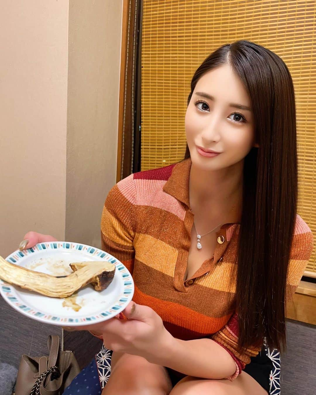 佐藤衣里子のインスタグラム：「松茸を食べに樋山さんへ❣️ 少し遠いけど行く価値しかない🥺 また2年後予約してきた〜♡幸せだっ🤤  #樋山#東川口#松茸」