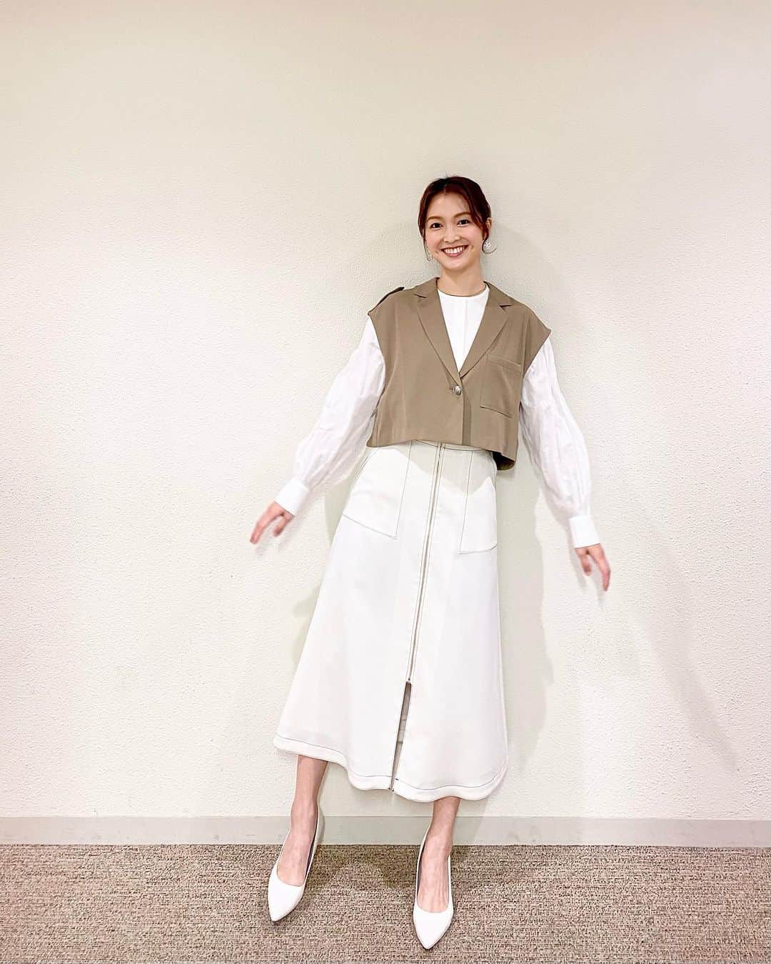 福田典子さんのインスタグラム写真 - (福田典子Instagram)「いつもと少し雰囲気の違った日🫧  ヘアスタイルもよく見ると、 ヘアゴム隠しだけじゃなくて 編んであるようにも見える…！  この週末はみなさん 何をして過ごされますか？🌿  outfit #rawfudge_official」10月28日 12時17分 - norikofukuda212