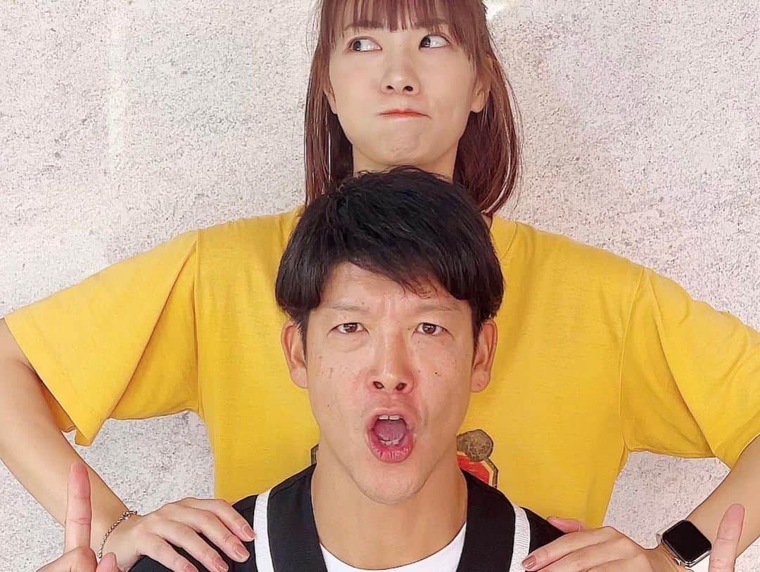 駿河太郎のインスタグラム：「舞台「よじれたギャラリー」 無事、初日幕開きました  日替わりランナー 上田堪大くん 本当にありがと😊  そして公演終わり 久々に事務所の後輩たちとも会えたし ウチの事務所企画の 舞台「コンプレックスステッカー」で 苦楽を共にした 元後輩の関健介も観に来てくれて 楽しい時間を過ごしました  相変わらず変わった事務所だなと…😅  さて あっという間に残り3回 今日も全身全霊楽しみたいと思います😌」