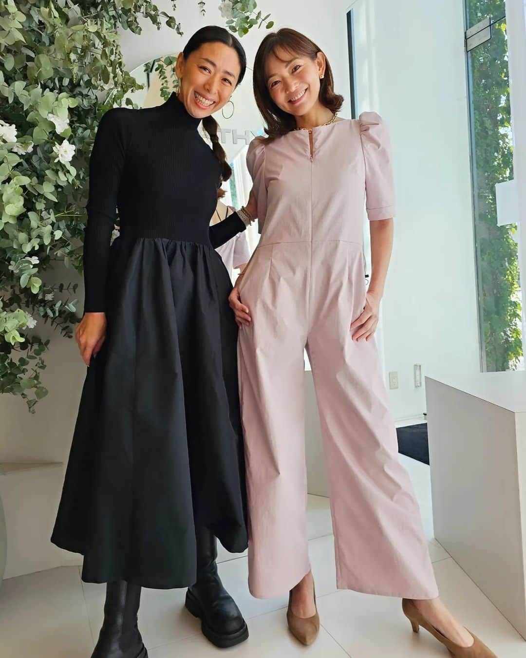 佐藤純のインスタグラム：「和香ちゃんプロデュースのブランド❤️  『WE'RTHY』 がはじめてのポップアップストアが今日と明日代官山でオープン👏  @wakanozawa @werthy.official  和香ちゃんがクラウドファンディングで生まれたWE'RTHY 🎉  和香ちゃんのセンスがキラキラした愛のあるお洋服やヨガウェアがたくさんあったよ😊  どれもこれも可愛くてみんなで試着しまくり😆  @ayumiiiinishiiii @hiroko_hatano_ @kumazawa_eriko @reikotakagaki  実際に手にとって試着できるチャンス‼️  是非是非、代官山へ足を運んでみてください🙌  10/28(土)12:30-19:00 10/29 (日)11:00-18:00  UP SIDE DOWN Gallery (代官山) F150-0035 東京都渋谷区鉢山町13-12  #werthy #ワーシー #野沢和香 ちゃん #wakanozawa  #おめでとう #ヨガウェア #代官山 #ママ #ママモデル #モデル #mama #mamamodel #model」