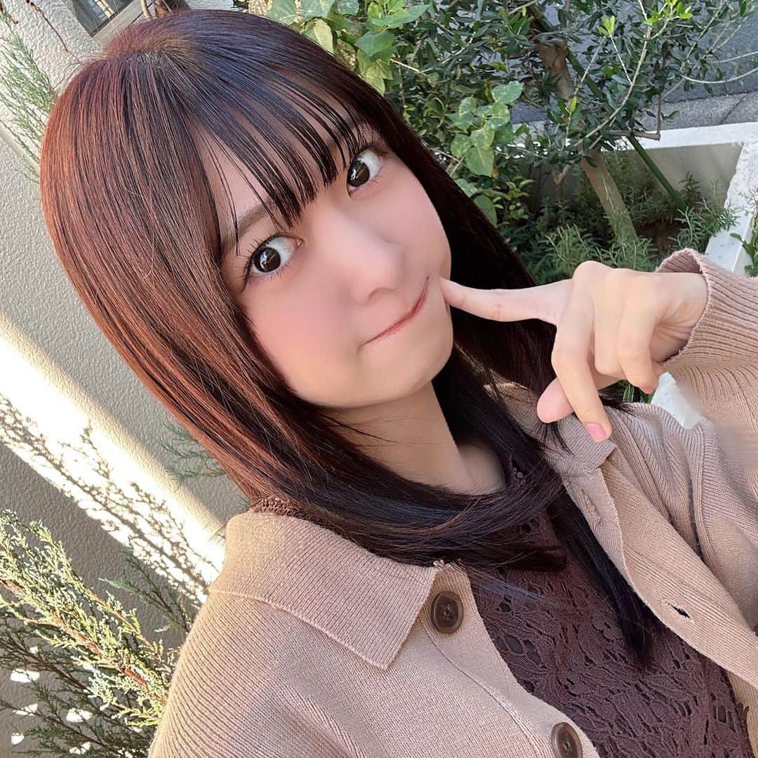 鈴原希実のインスタグラム：「秋だねっ🍁  髪色変えました🥀🤎   #秋  #髪色」