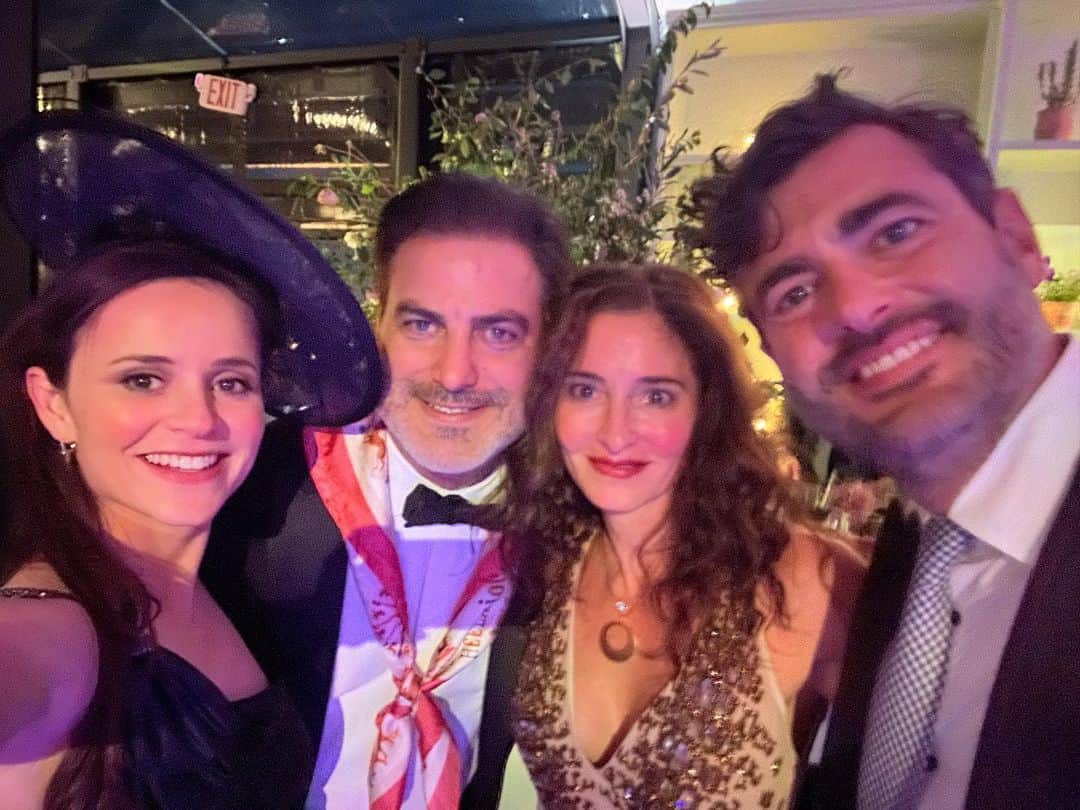 サーシャ・コーエンのインスタグラム：「Still revelling in all the love and joy we shared last weekend celebrating @kellylions and @albert_5seas wedding weekend. Three amazing nights in Cold Spring to honor and cherish these two amazing humans exchanging vows, surrounded by all the wonderful people lucky enough to be their closest friends and family. I hope you both enjoy all the love and beauty of feeling deeply loved and known by each other and that the hard times ultimately bring you closer. I’m so grateful to have born witness.  AND… I pulled my first (almost) all-nighter and capped off the festivities dancing (and napping) into an epic sunrise (that I partially saw 😜). So much love. ❤️🥰🙏🏻」
