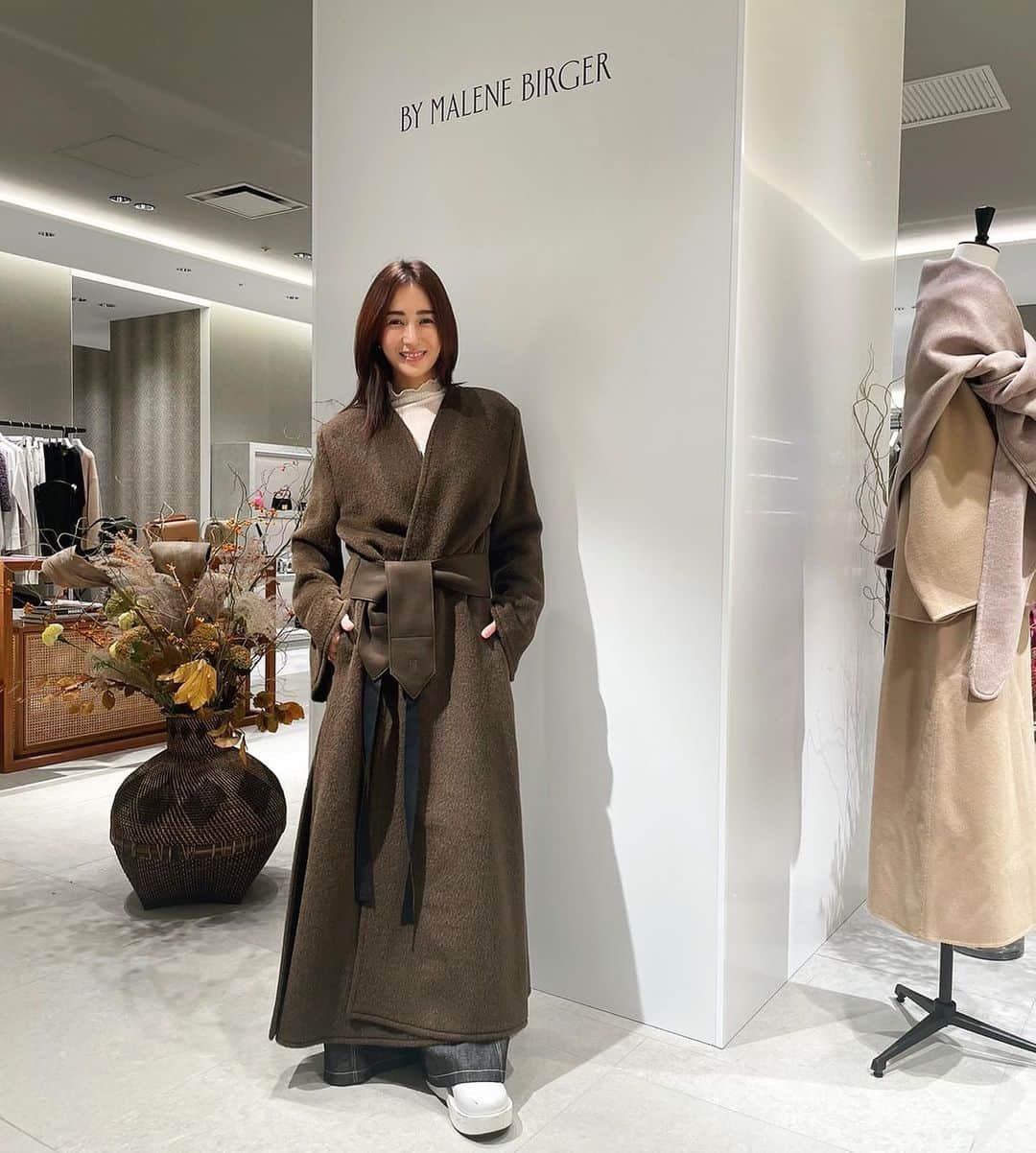 桐山マキのインスタグラム：「. . . BY MALENE BIRGER @bymalenebirger   新宿伊勢丹へ 日本再上陸した 上質なお洋服ブランド！ 腕を通しに伺いました🥹♡  ワタシ モードな美パンツを ゲットいたしました♡  POPUP は 伊勢丹新宿本館3階 10/25-11/7  #PR #bymalenebirger  #新宿伊勢丹本館3階」