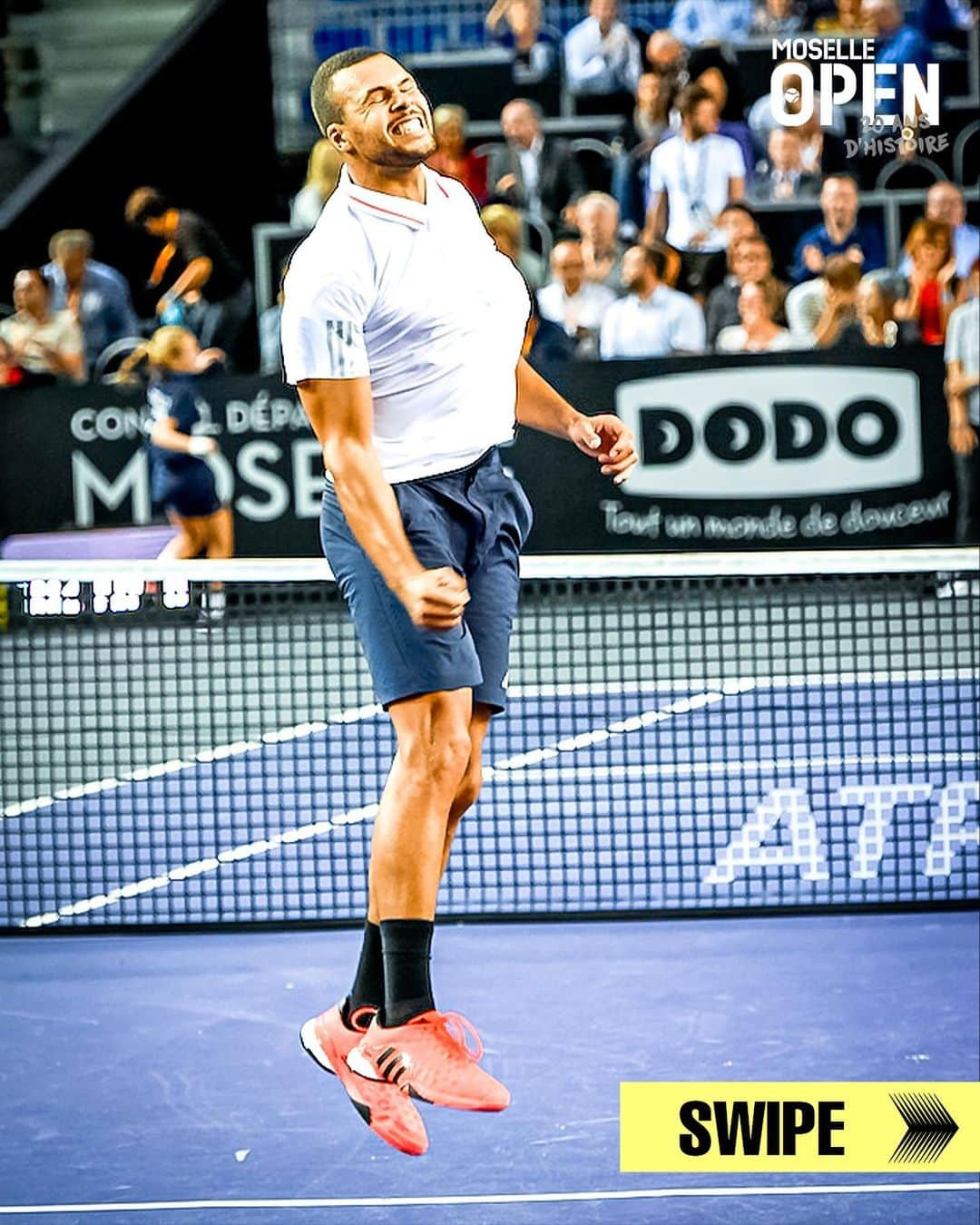 ジョー＝ウィルフリード・ツォンガのインスタグラム：「🏆 Relive the match point that allowed the French tennis player to win his third title in Metz 🔙   2️⃣0️⃣1️⃣5️⃣ @tsongaofficiel 🇫🇷 v. @gilles.simon84 🇫🇷 (7/6 1/6 6/2)  🎥 @tennistv」