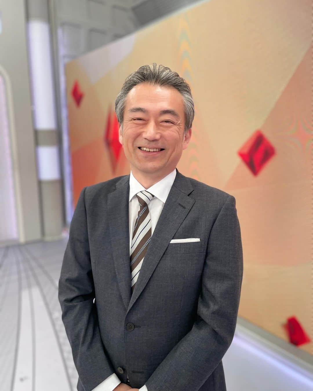 フジテレビ「プライムニュース イブニング」さんのインスタグラム写真 - (フジテレビ「プライムニュース イブニング」Instagram)「ハロウィーン目的での訪問に自粛要請がでている渋谷。 路上飲酒は禁止され、ハチ公周辺が封鎖されました。  夕方のオンエア時点では、コスプレの人はほぼいませんでした。  ルールを守って楽しみたいですね。  今日もご覧いただきありがとうございました。  #生野陽子　@yoko_shono #奥寺健　@fujitv_announcer #杉原千尋　@chihiro.sugihara #勝野健　@ken.katsuno #フジテレビ #アナウンサー #ニュース」10月28日 18時26分 - livenews_it