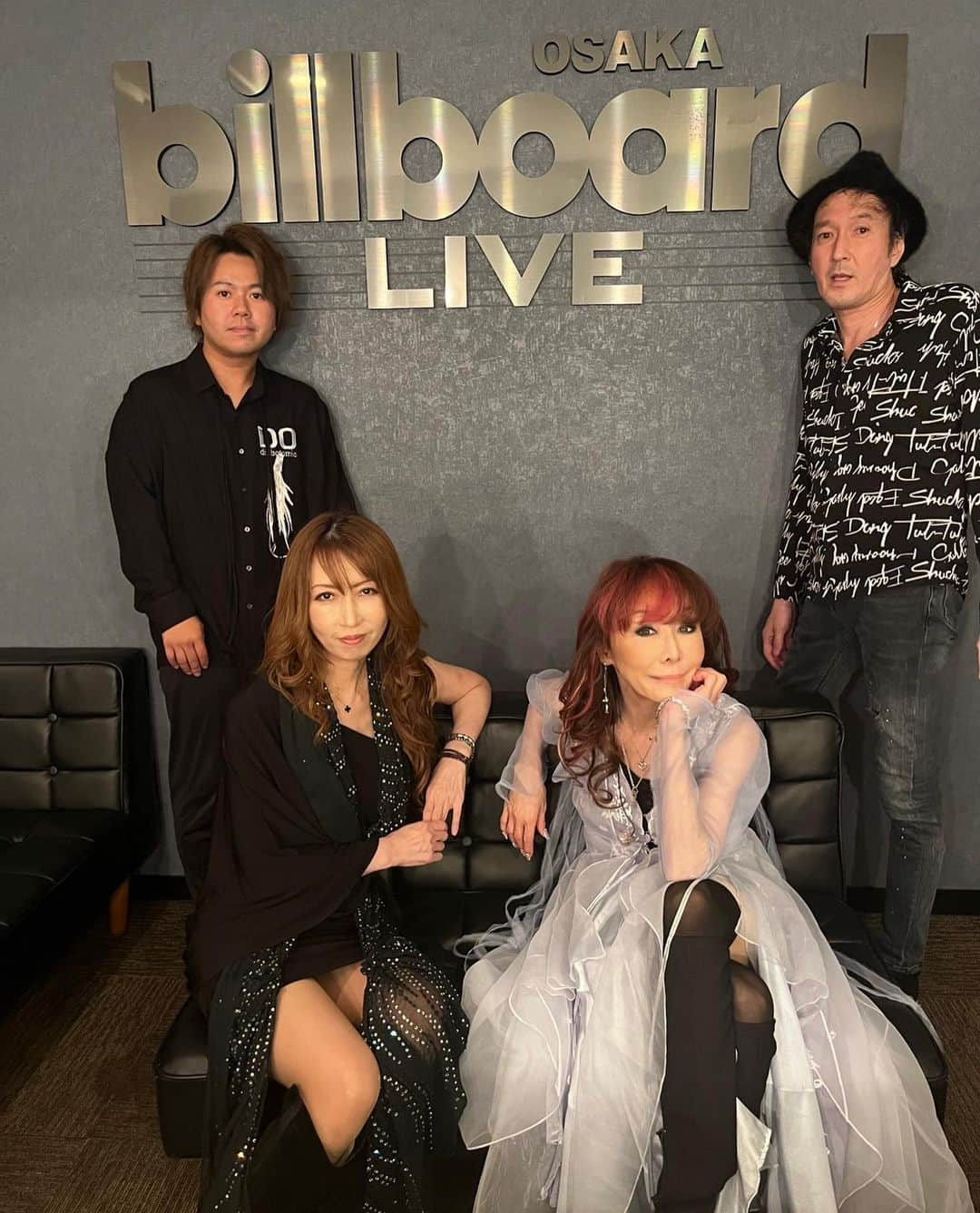 杏子のインスタグラム：「#billboardLive大阪  Liveにいらして下さった皆様💕 本当にっ！本当にっ！ 迫力ある声出し参加‼️ありがとうでした  やっぱり、Liveは一緒に作り上げるものなのねっ 愛あるエネルギーの対流を感じました  #JustTodayVol1  次のVol.2をお楽しみにっ💕  billboard大阪のミナサマが、拍手で送り出して下さったのもとてもウレシカッタァ  人の縁って大切だなぁ」