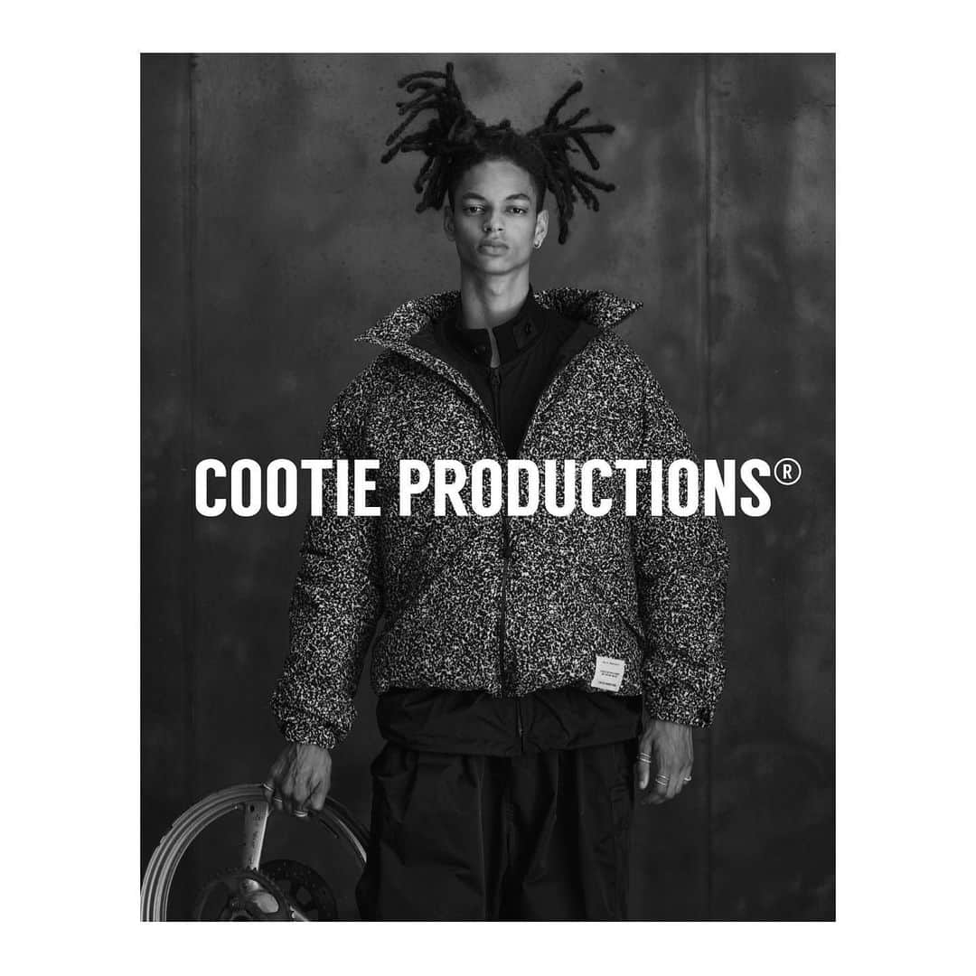 TEPPEIのインスタグラム：「…  ⁡ COOTIE 2023AW -Real eyes, Realize, Real Lies." ⁡ Photography by @mitsuo_okamoto  Styling by TEPPEI  Hair by @pyuuuuuu  Makeup by @nobukomakeup  Model by @afeekasse  Set design by @harukakogure_  Casting by @shimana_casting  ⁡ Thank you CTE Crew🔥 @goheiyamamoto66  @sho__goto  @koken_miyoshi  @seijiro_tokito  @cootie_martin」