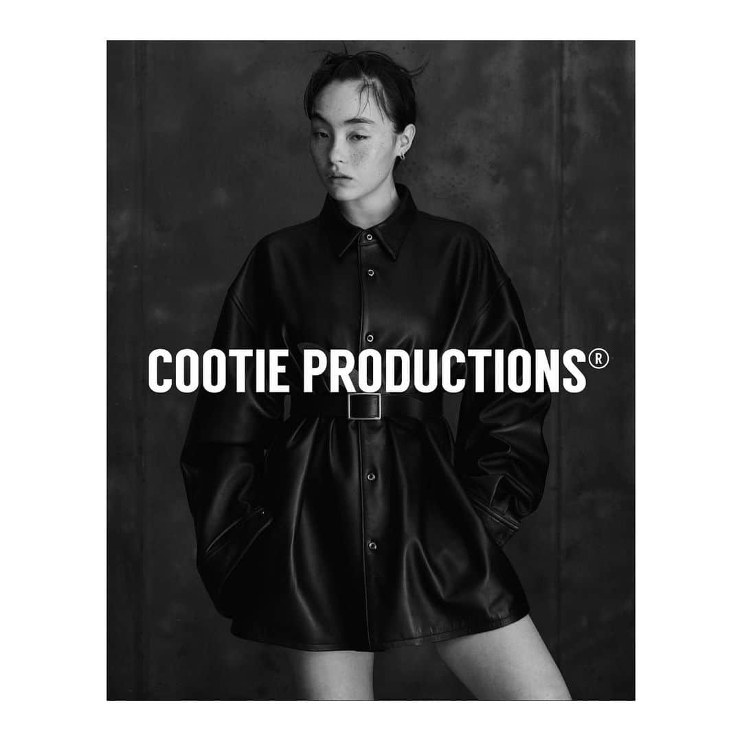 TEPPEIのインスタグラム：「…  ⁡ COOTIE 2023AW -Real eyes, Realize, Real Lies." ⁡ Photography by @mitsuo_okamoto  Styling by TEPPEI  Hair by @pyuuuuuu  Makeup by @nobukomakeup  Model by @sereeeenam  Set design by @harukakogure_  Casting by @shimana_casting  ⁡ Thank you CTE Crew🔥 @goheiyamamoto66  @sho__goto  @koken_miyoshi  @seijiro_tokito  @cootie_martin」