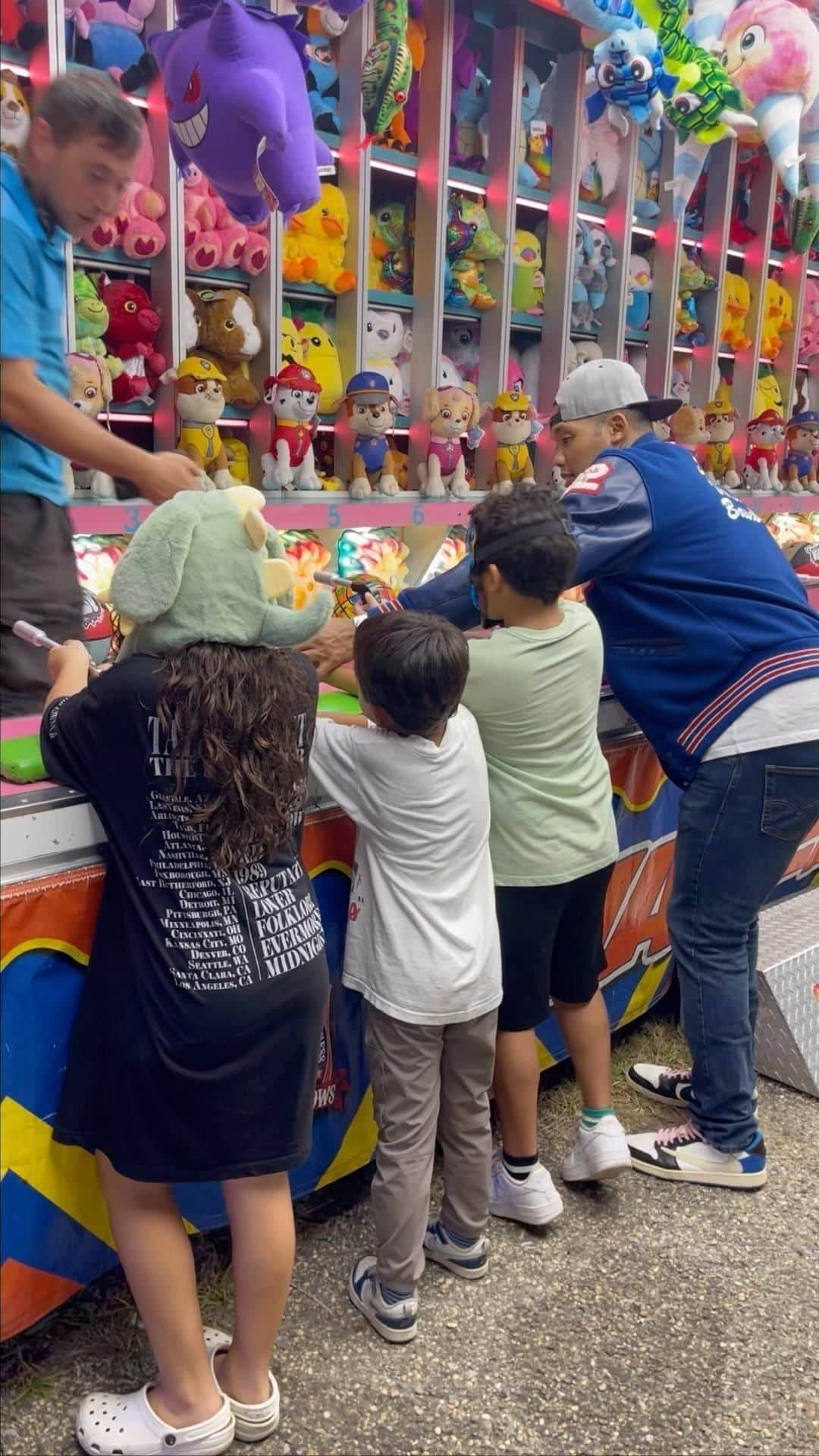 アディソン・ラッセルのインスタグラム：「Nostalgia meets new core memories❤️🎡  #fun #fair# #Pensacola #LOVE」