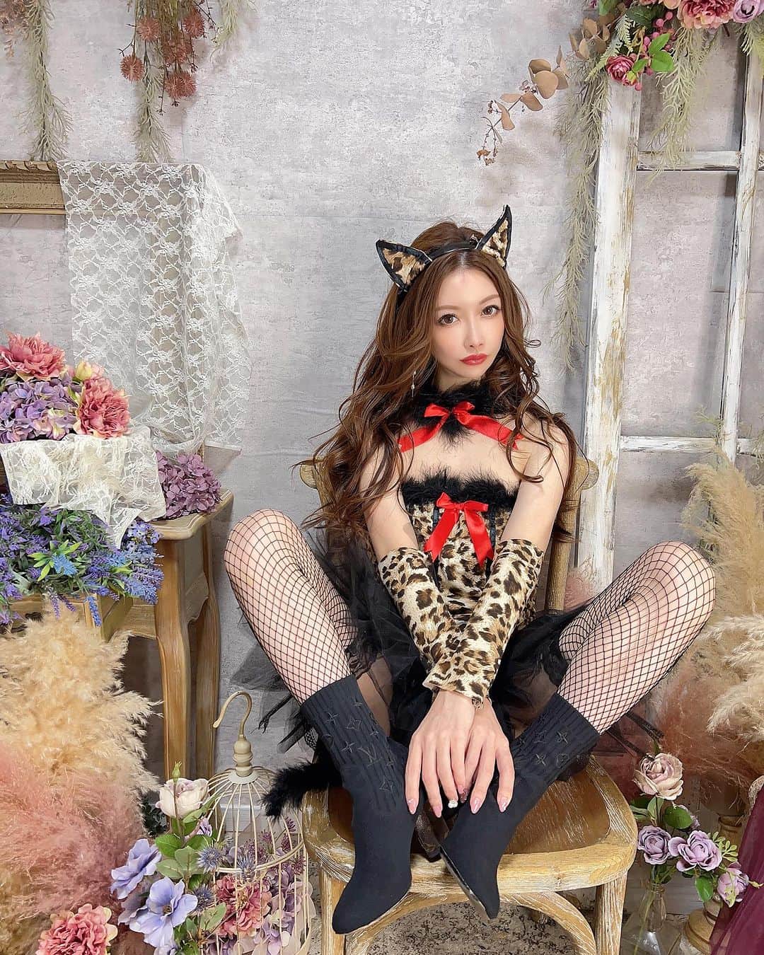 美沙さんのインスタグラム写真 - (美沙Instagram)「待って？ みんな昨日とかハロウィンしてるけど、来週よね？笑 週末だからか😂 みんなのSNS見て、えっ？えっ？ってなってた😂  今年のハロウィンコスプレは @myminette_  #Halloween #ハロウィン #🎃 #👻 #🧟‍♀️ #🐆 #myminetteドレス」10月28日 13時39分 - misa0623r