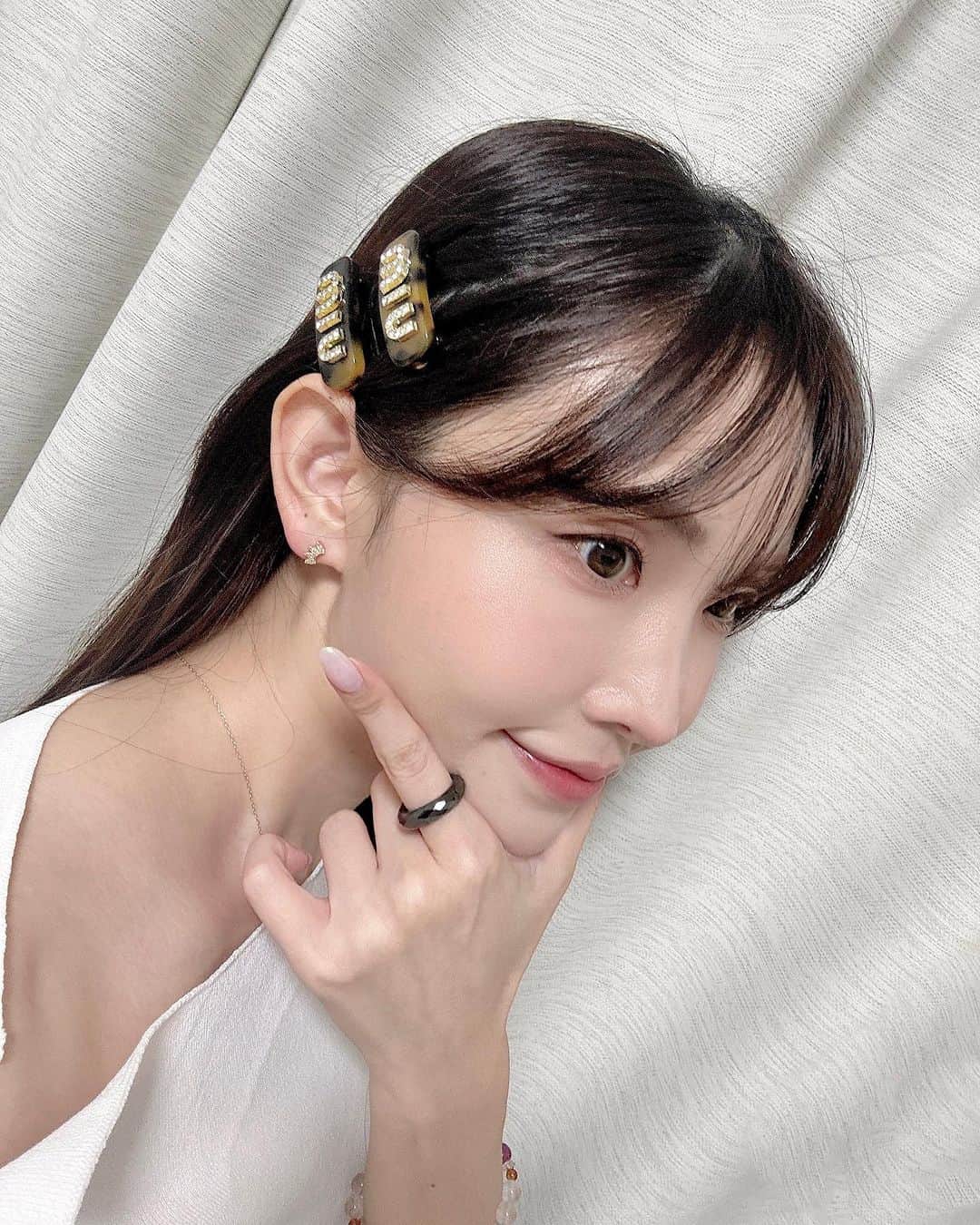 児玉アメリア彩のインスタグラム：「なんかきゅるんみあった日✊🏻  前髪伸びてきてそろそろ切るか迷う長さ」