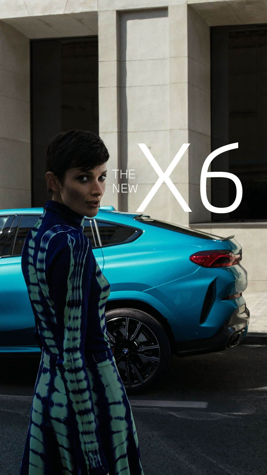 BMW Thailandのインスタグラム：「THE NEW X6 กับการออกแบบอันโดดเด่นของหลังท้ายลาดสไตล์รถคูเป้ นำเสนอไฟ LED หน้าและหลังใหม่ที่สวยงามยิ่งกว่าเดิม มาพร้อมกับกระจังหน้า BMW Kidney ‘Iconic Glow’ ที่สร้างเอกลักษณ์ให้กับตัวรถ ภายในห้องโดยให้คุณได้เพลิดเพลินไปกับ BMW Curved Display และระบบปฏิบัติการ OS 8.5 ที่ครอบคลุมการใช้งานยิ่งขึ้น  #BMW #BMWTH #JOYisBMW #สุนทรียภาพแห่งการขับขี่ #THEX6」